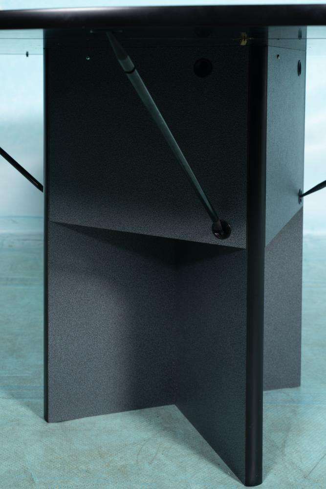 photo vintage Postmodern Eettafel Hennie De Jong, Minimalistische Eettafel.