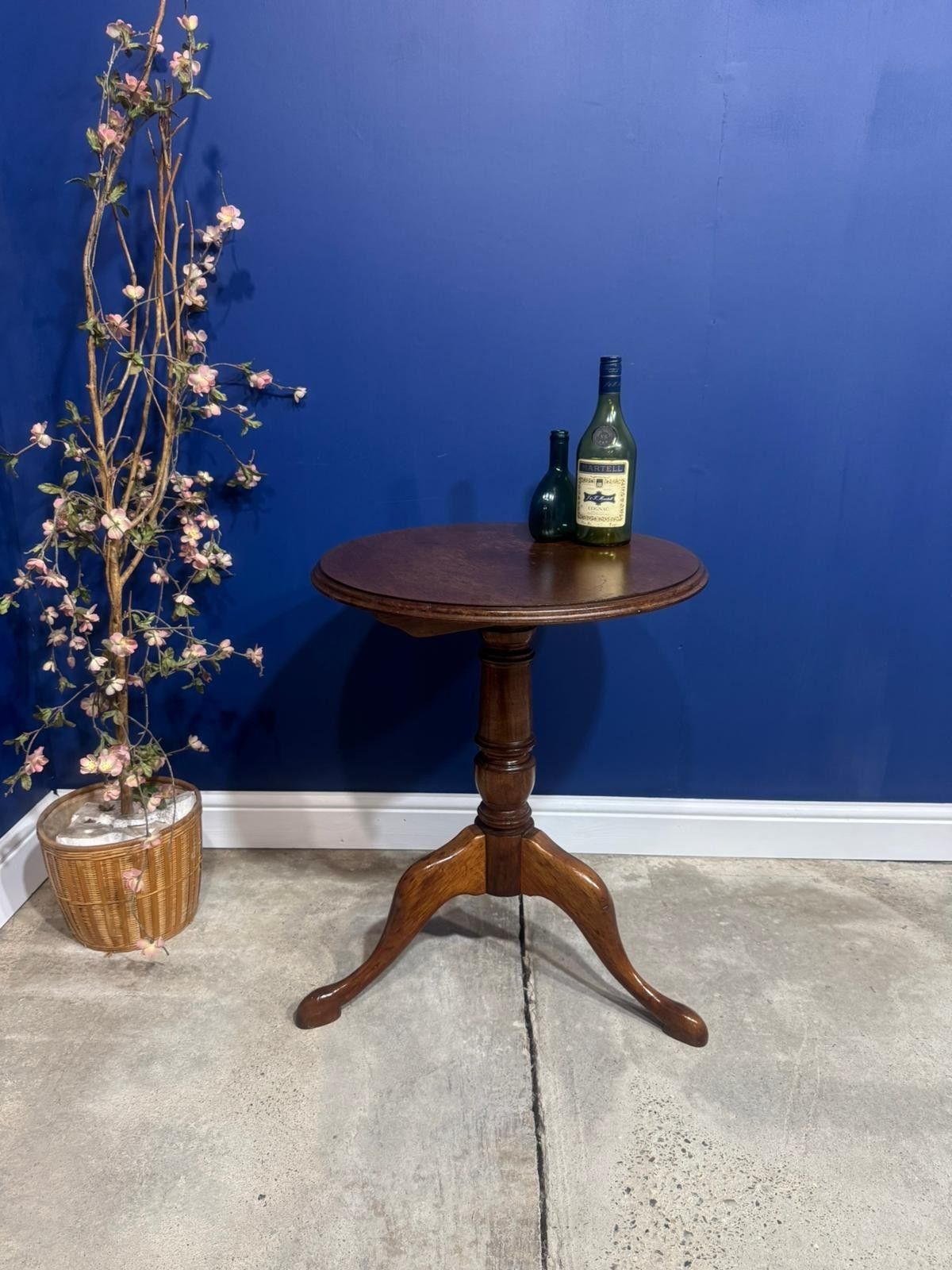 Victorian Tilt Top Wine Table Tripod Side Table Plant Lamp Stand Antique