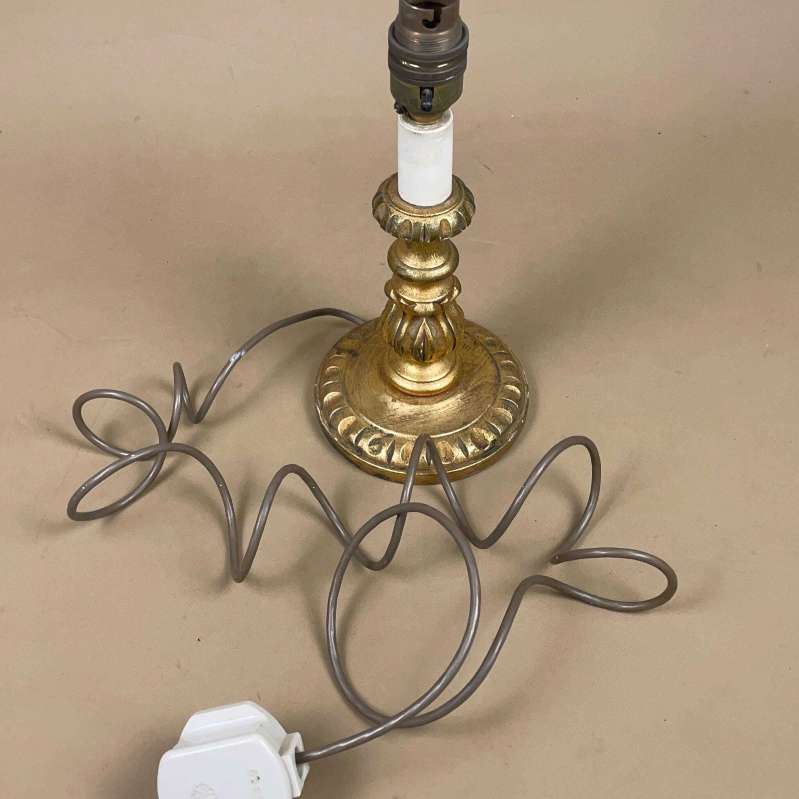 photo furniture Hand Carved Wood Gold Painted Lamp Wooden Light Bedside Table Antique Edwardian Farmhouse Cottage Country Candlestick Top