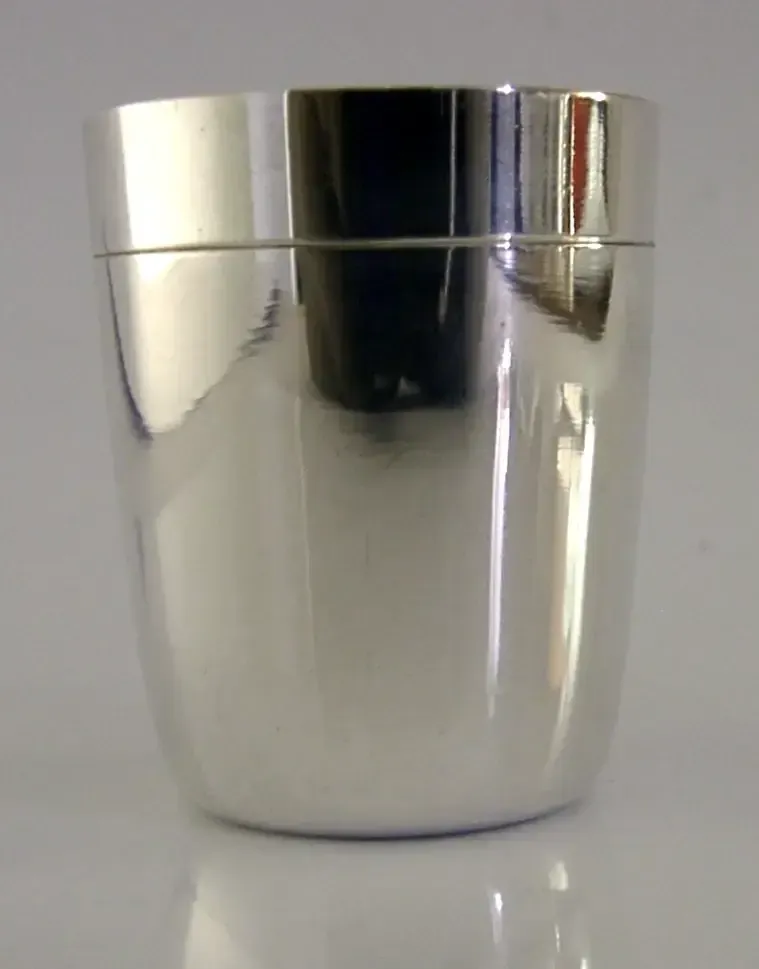 Stijlvolle Duitse sterling zilveren whiskyborrelkop ca. 1950, barware, 28g