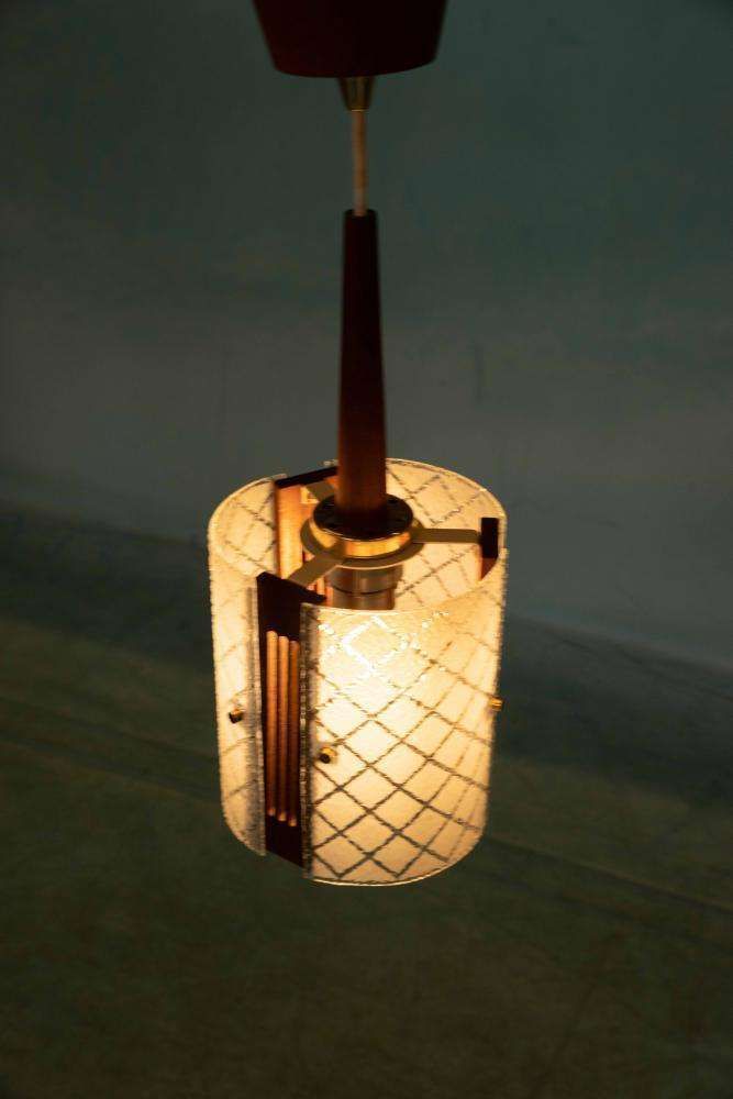 162.0 Vintage Hanglamp Uit De Jaren 1960, Teak, Glas En Messing. photo