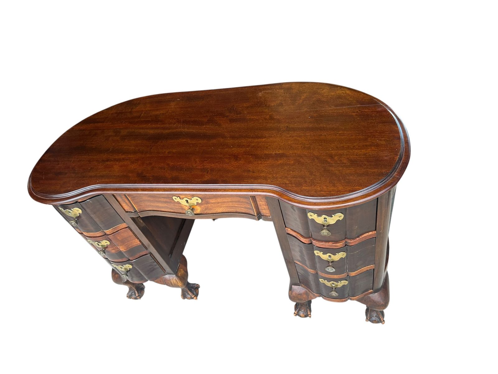 Antique Imbuia Serpentine Desk. photo vinterior