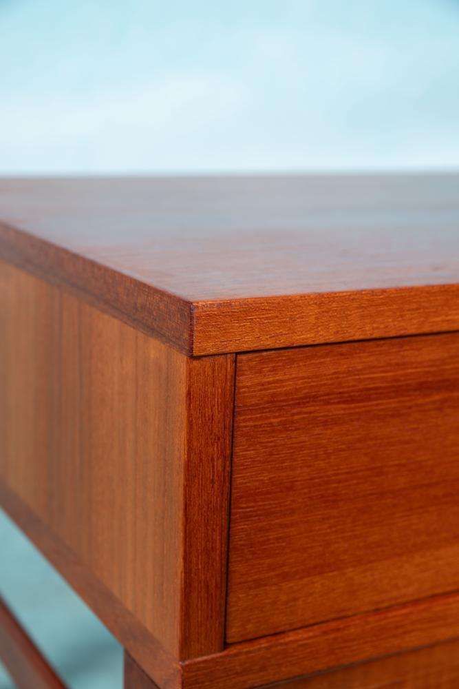 Japandi Lowboard Teak, Minimalistisch Mid Century Dressoir photo vinterior
