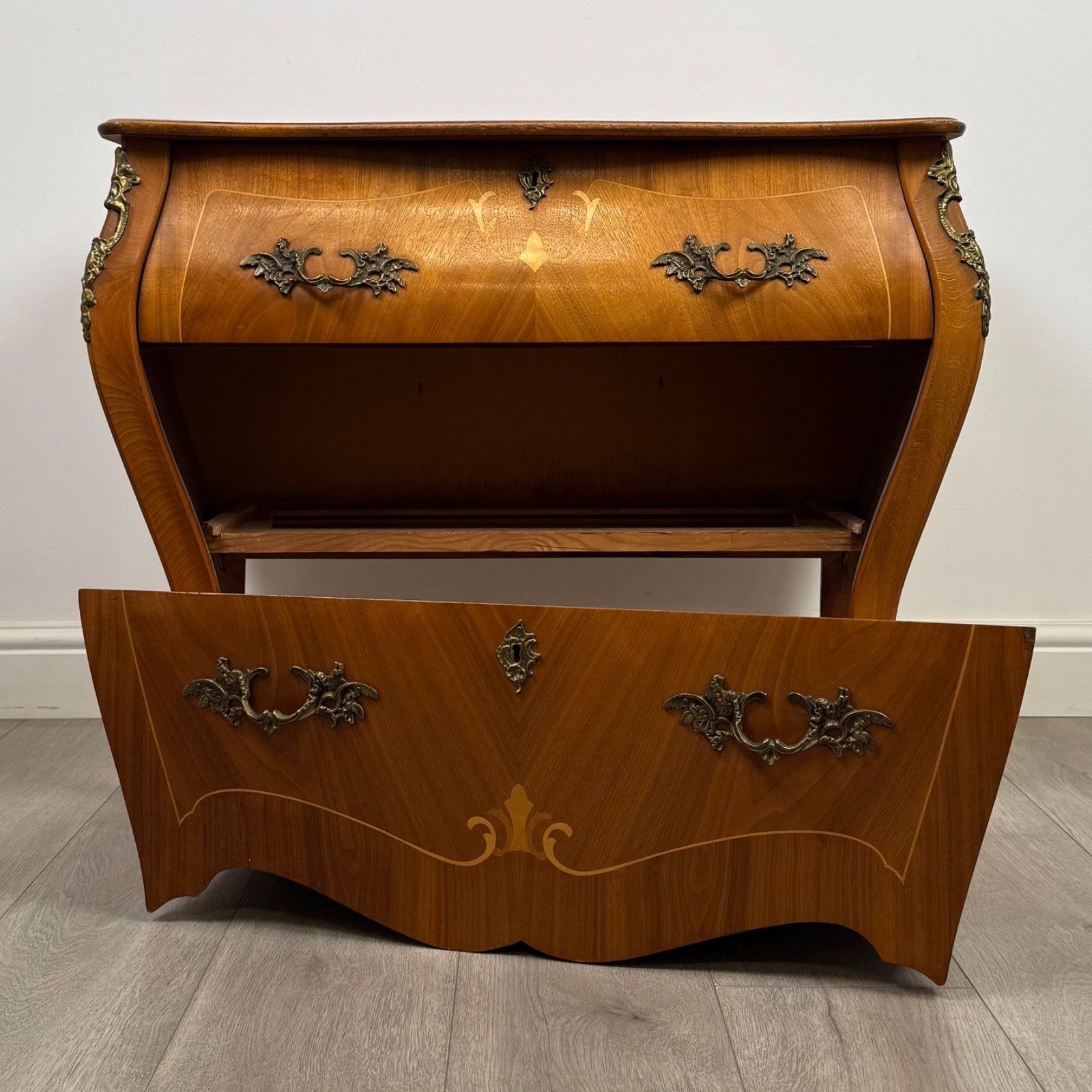 photo for sale Antique 20th Century Bombe Chest Of Drawers In Walnut ( Af 5596 )