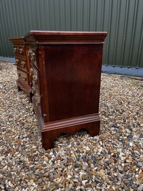 A Pair Of High Quality Georgian Style Mahogany Chests photo 1150.0