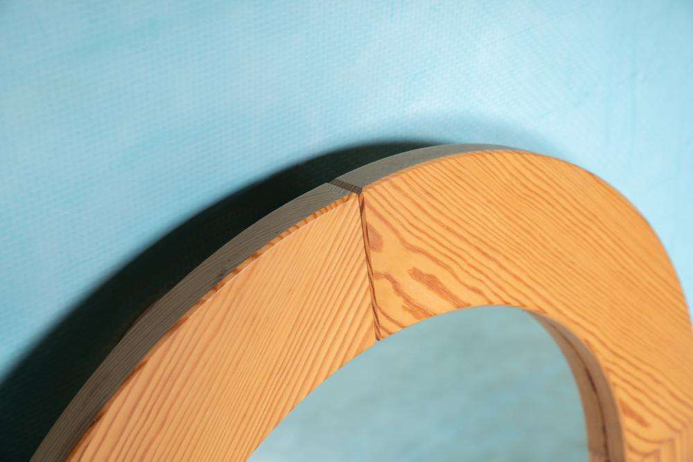 Vintage Grote Grenenhouten Spiegel Jaren 70 – Ambachtelijke Houten Spiegel photo Woonaccessoires