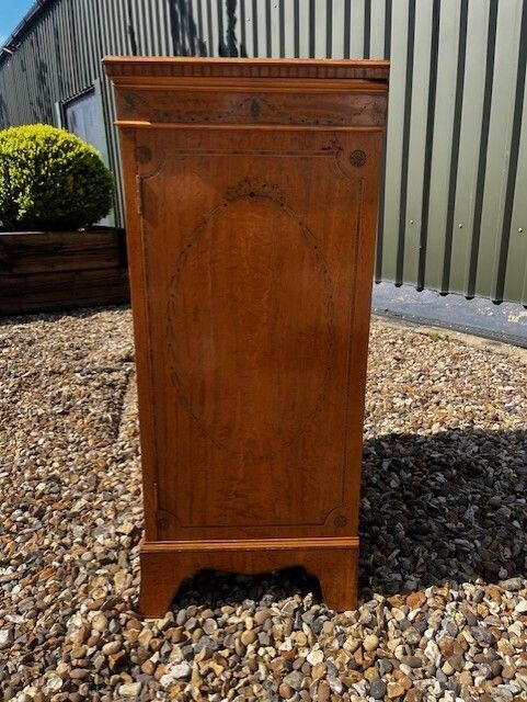 1250.0 A Fine Quality Small Scale Late Victorian Satinwood & Marquetry Inlaid Collectors Cabinet photo