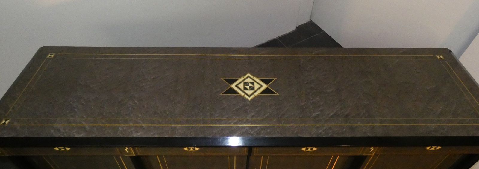 Louis XVI Style Hollywood Regency Sideboard In Burl Wood, Grey Lacquer And Brass, France, 1980s photo vintage