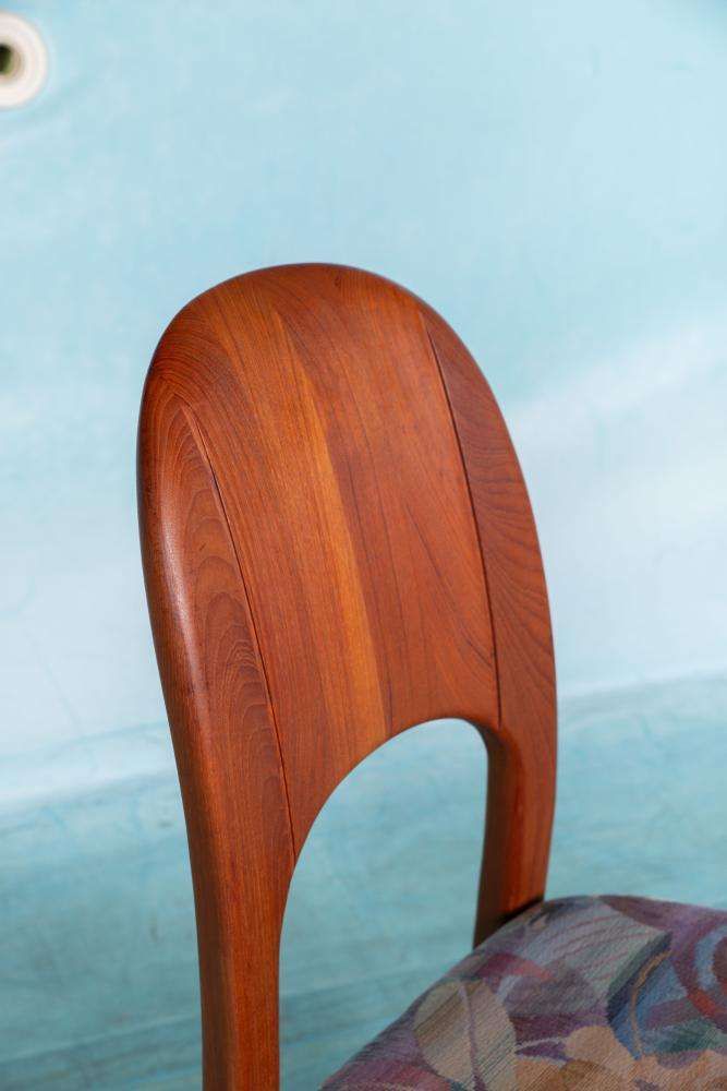 Japandi Deens Design Eetkamerstoelen Jaren '70 – Teakhouten photo furniture