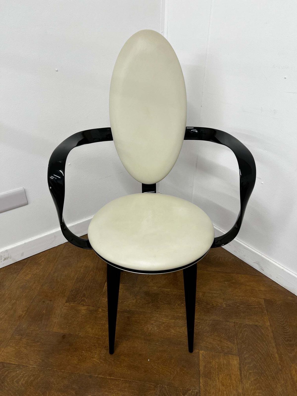 Designer Italian Reflex Bastide Cream Leather Chair Designed By Andree Putman (3 X Available) photo Furniture