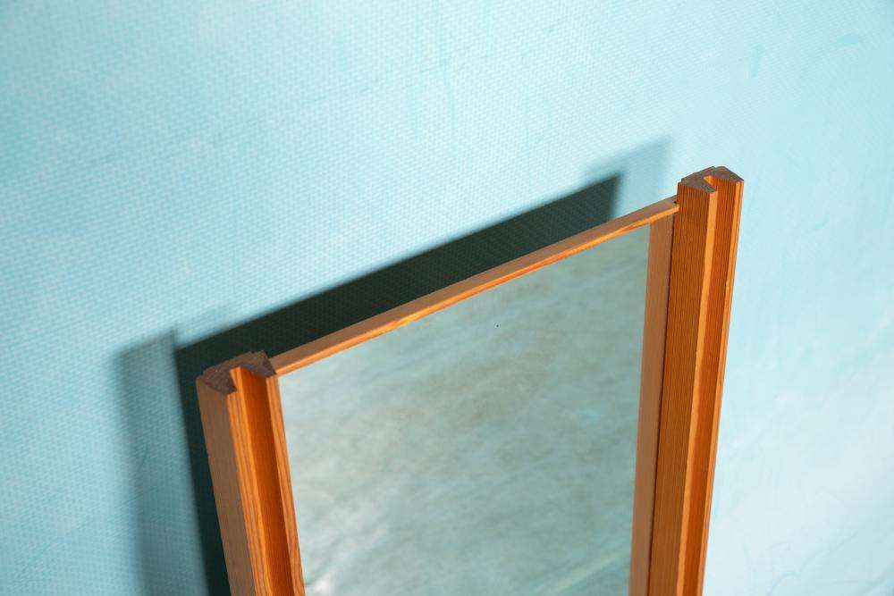 Japandi Jaren 70 Grenenhouten Spiegel, Minimalistische Zweedse Spiegel photo for sale