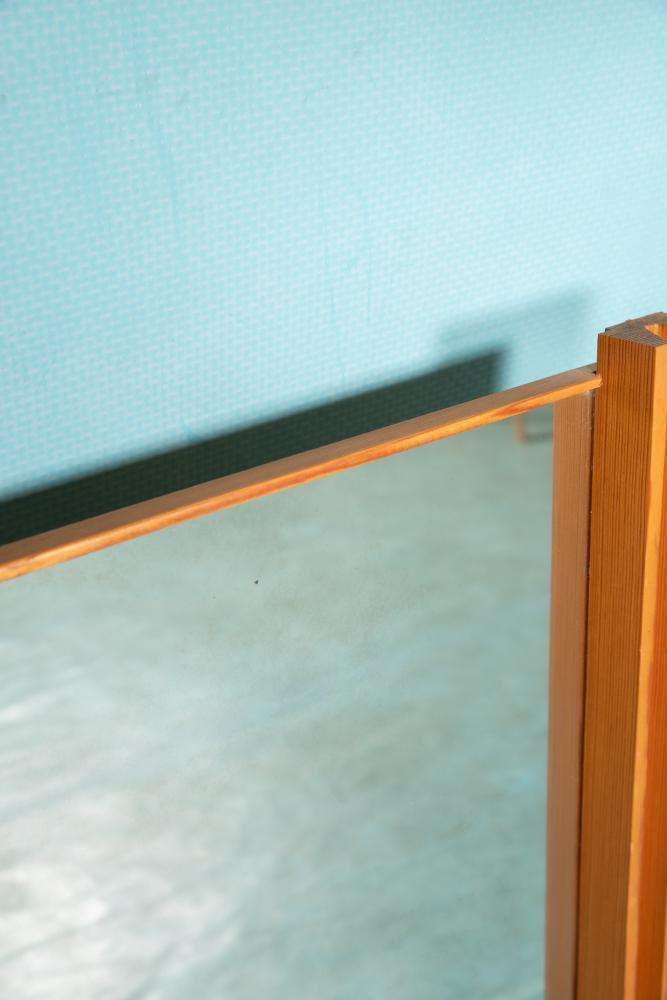Japandi Jaren 70 Grenenhouten Spiegel, Minimalistische Zweedse Spiegel photo vinterior