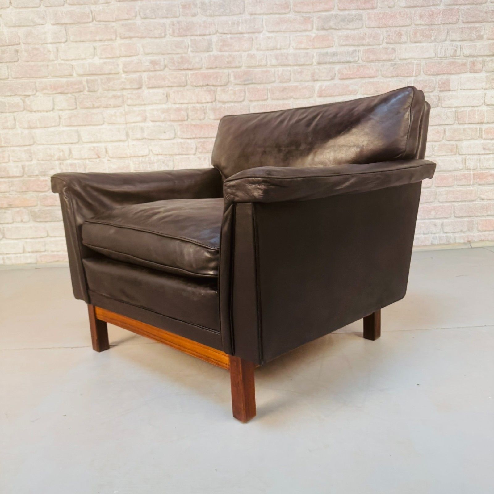 Vintage 1960s Swedish Black Leather Armchair – Rosewood Base photo vintage