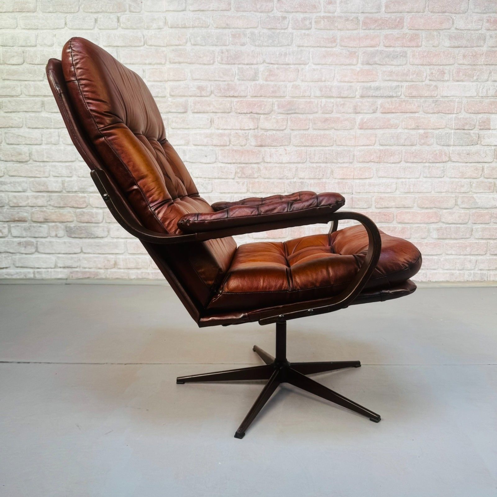 655.0 Vintage Danish Hand Dyed Tan Leather Swivel Chair – Neat Proportions photo