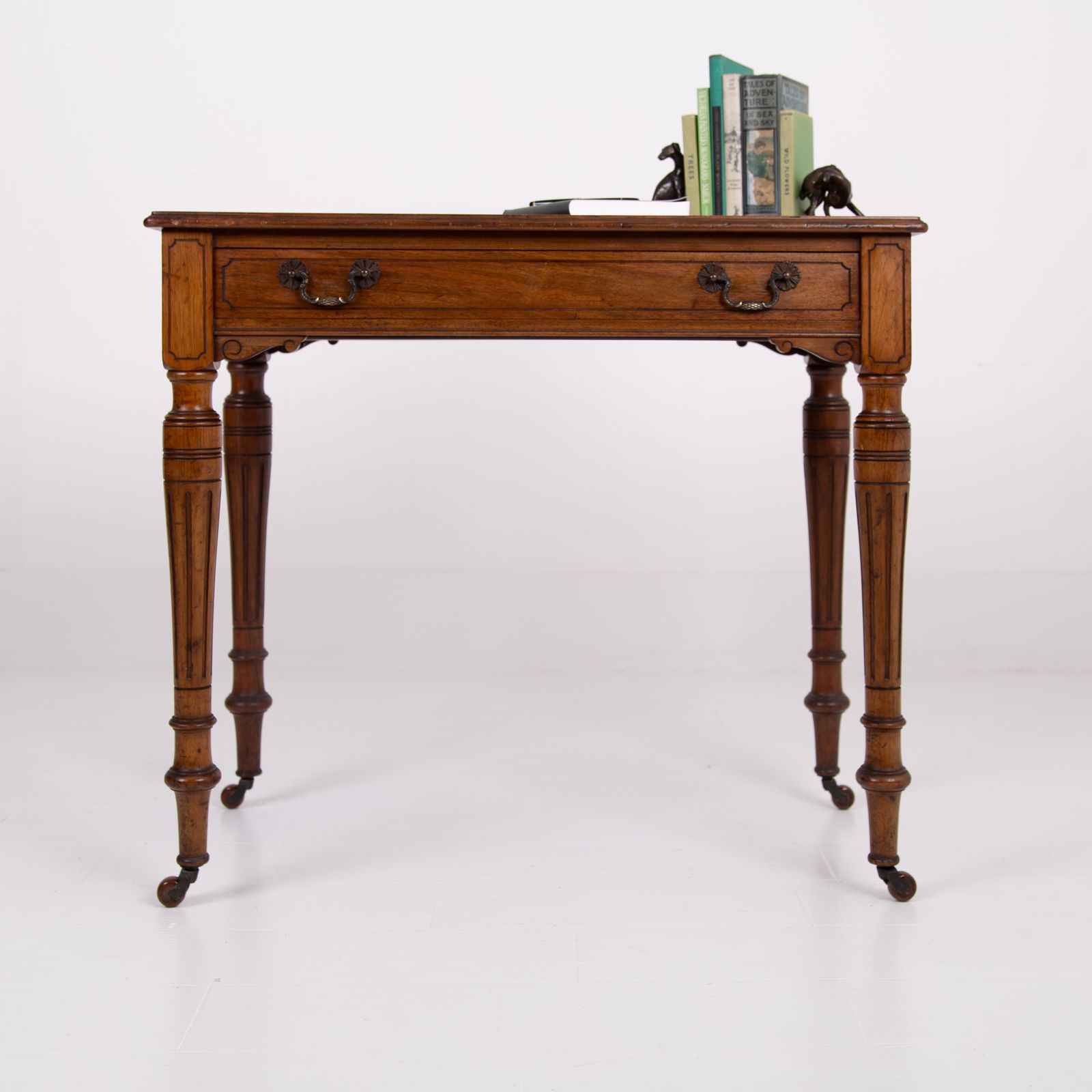 photo vinterior Antique Side Table C1880