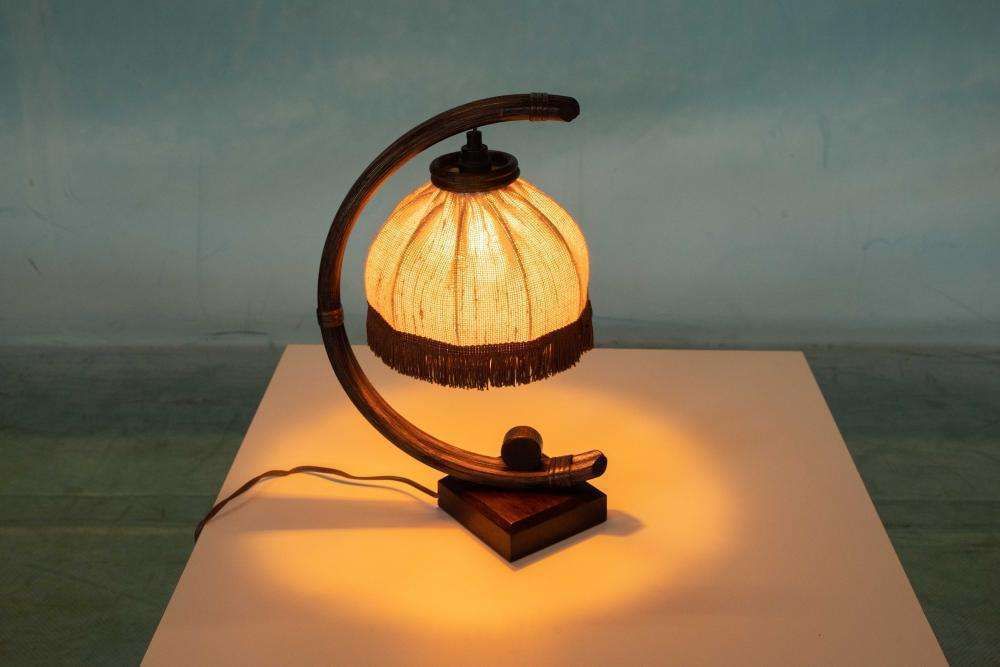 photo for sale Boheemse Tafellamp Uit De Jaren 70, Rotan Safari Nachtkastlamp