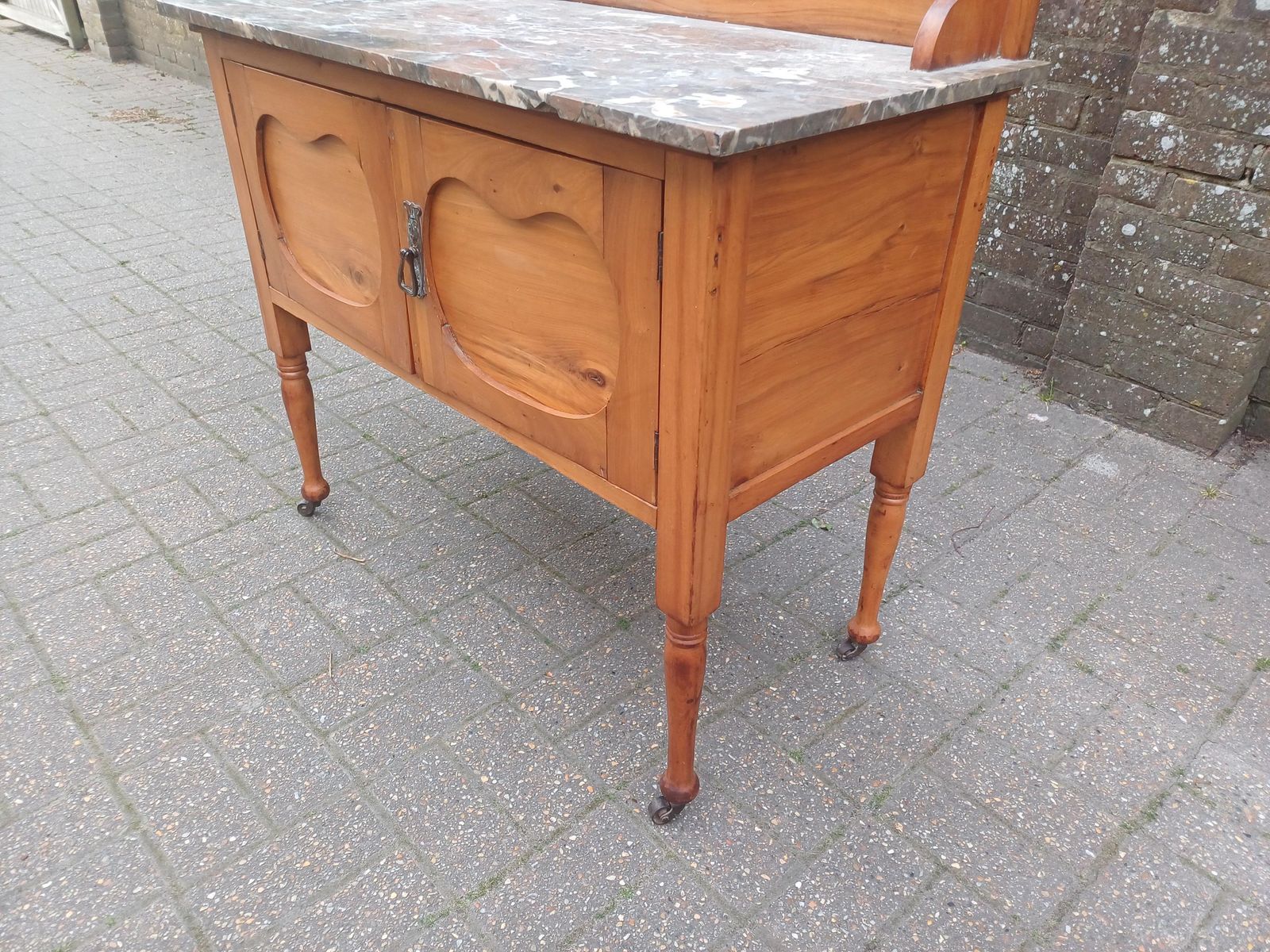 photo vintage Antique Satinwood Washstand Dressing Table C1900 Marble Top Bevelled Mirror Art Nouveau Carved Vanity Cabinet On Castors