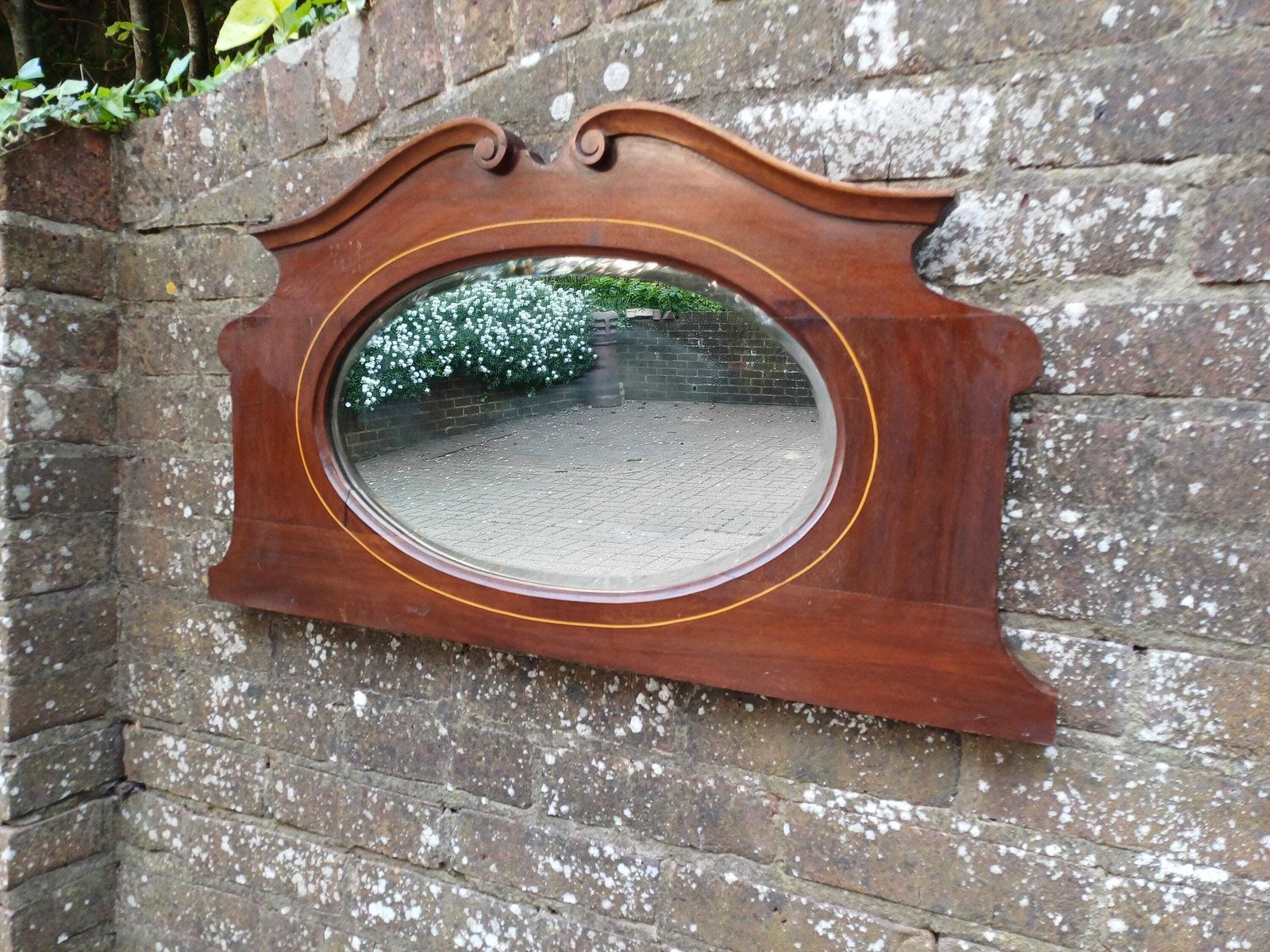 Shaped Antique Mahogany Wall Mirror With Inlaid Stringing, Bevelled Glass, Decorative Cornice photo Home Decor