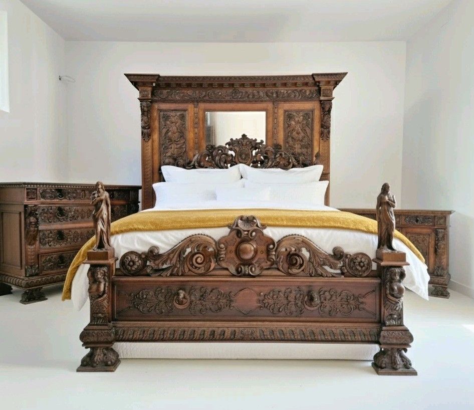 Antique Renaissance Bedroom Set King Size Bed Carved Walnut Italian Gothic Style photo furniture