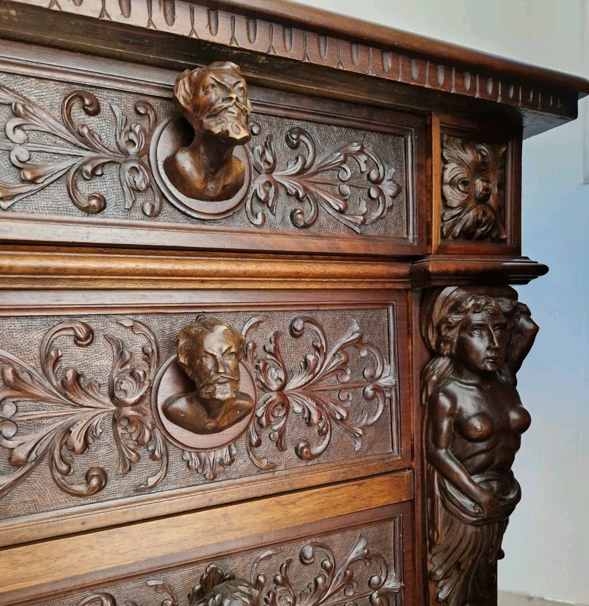 15950.0 Antique Renaissance Bedroom Set King Size Bed Carved Walnut Italian Gothic Style photo