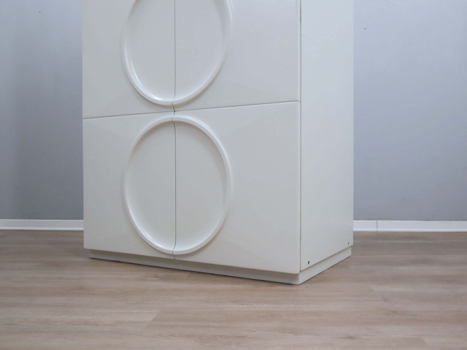 photo furniture Armoire Space Age F.lli Proserpio laquée blanc, Italie, années 1960