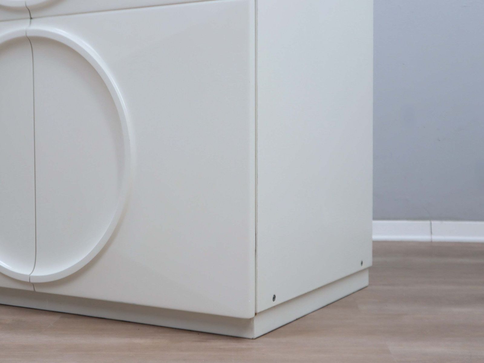 photo for sale Armoire Space Age F.lli Proserpio laquée blanc, Italie, années 1960