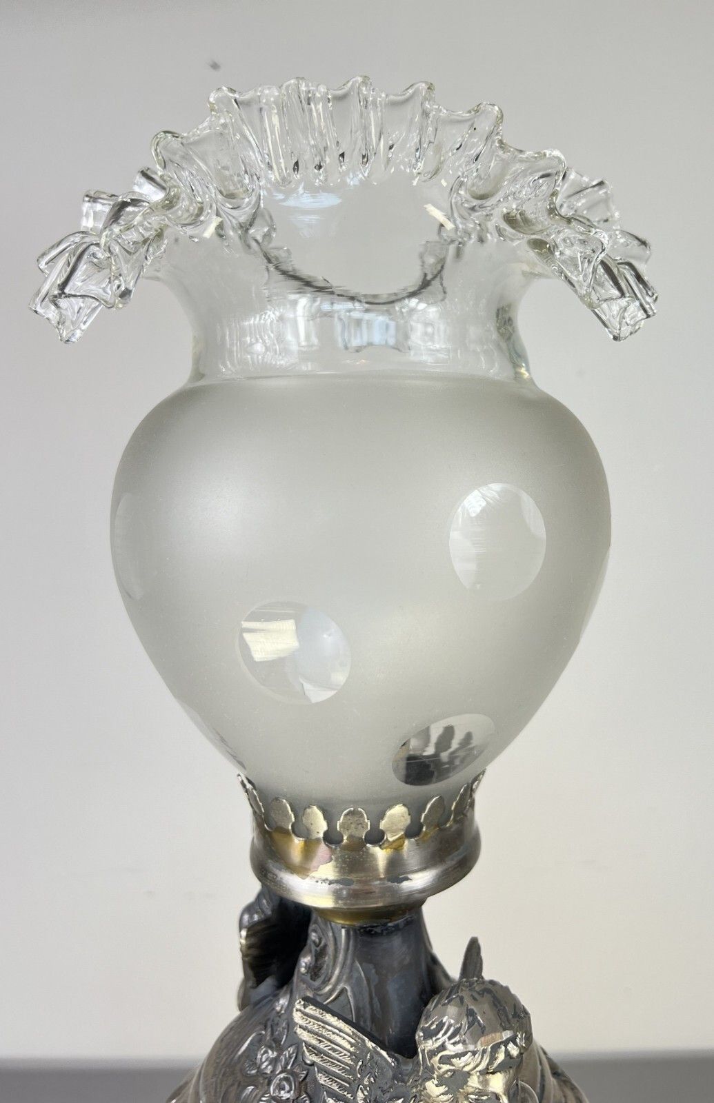 photo vintage Lamp Antique Style Pewter Angel Table Lamp Pleated Glass Shade Lot 5169