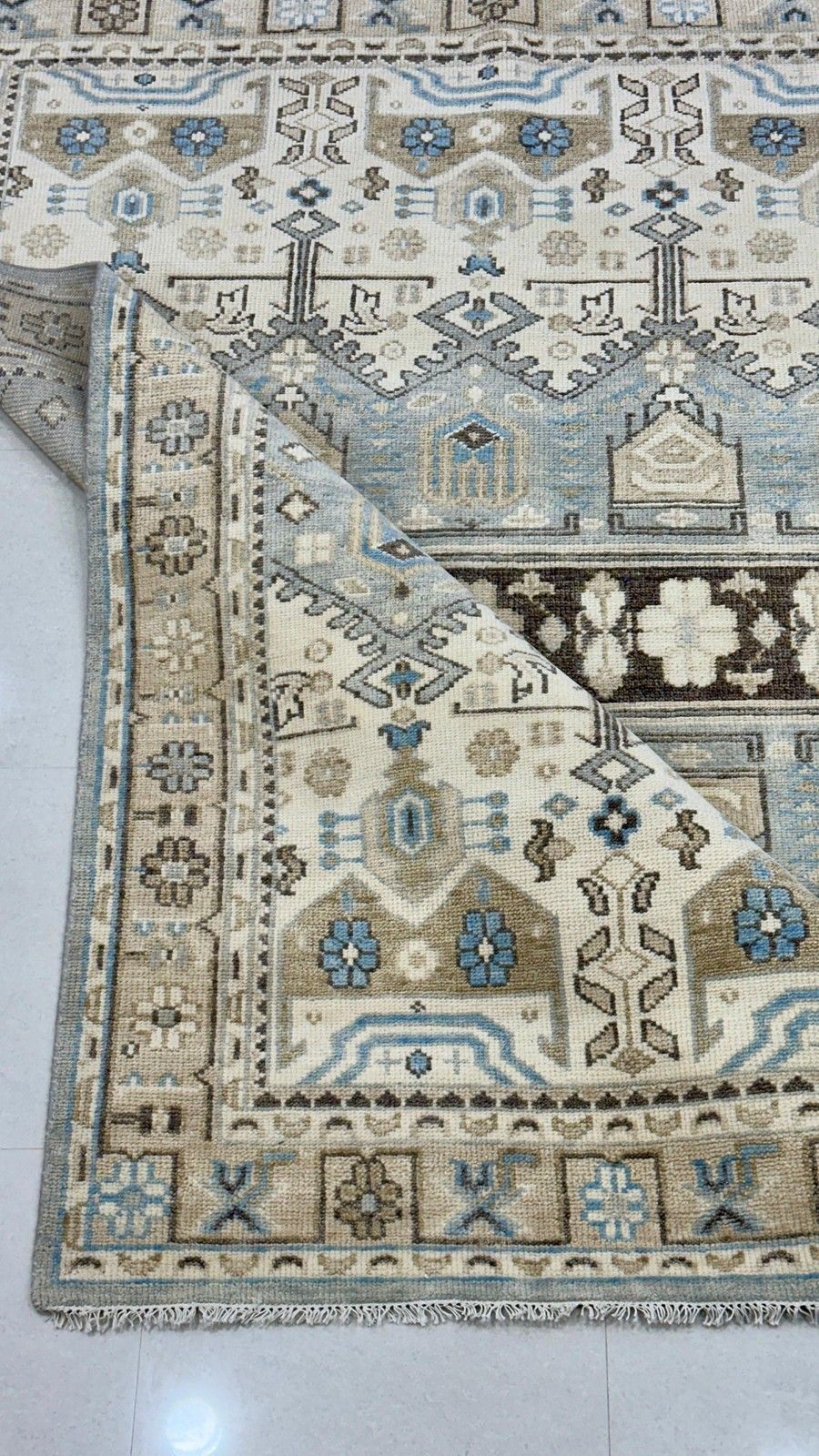 Tapis Oushak floral noué à la main en laine, 245 x 305 cm, bleu et ivoire photo vinterior