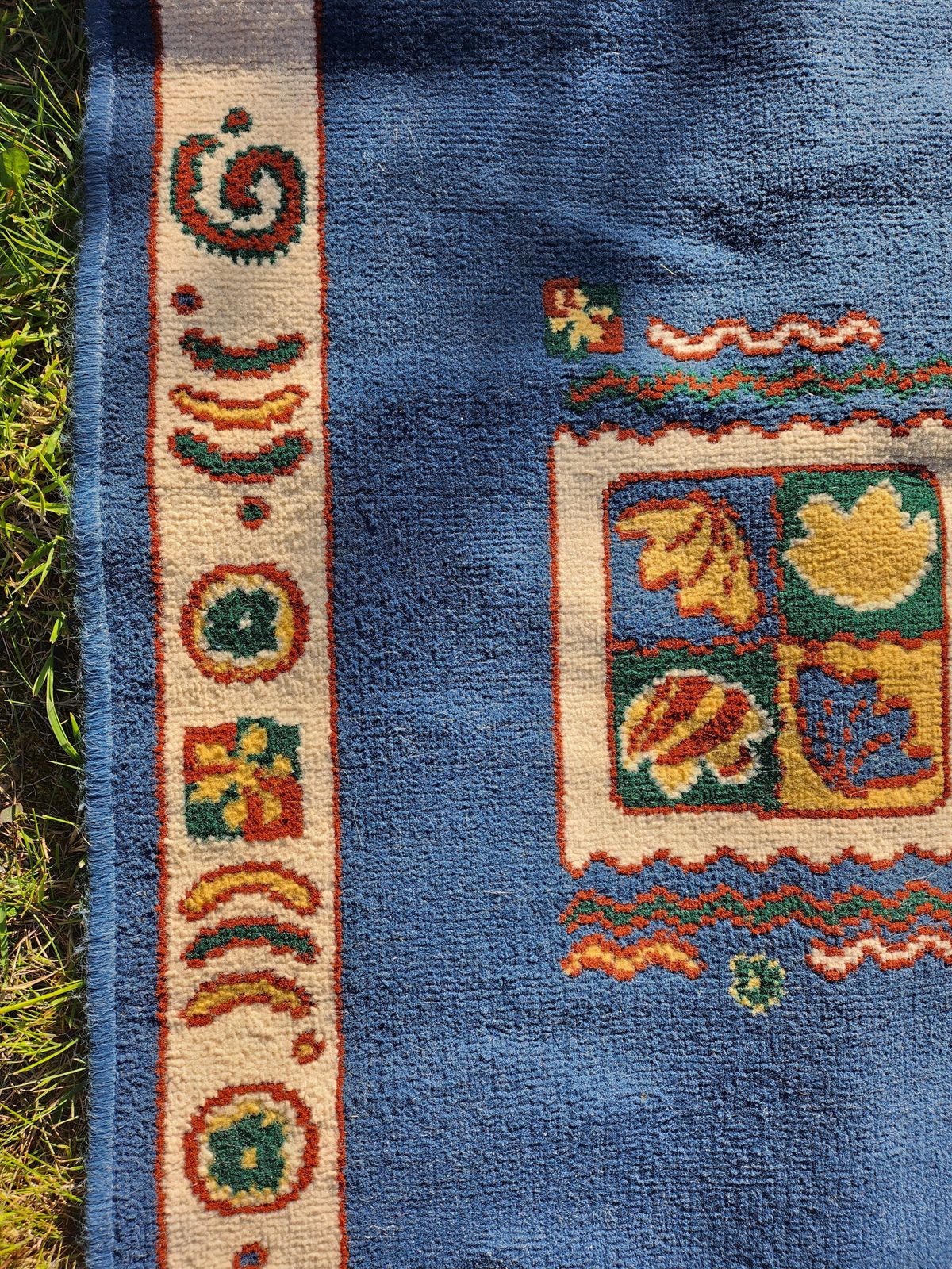 Vintage 1990s Rug, Late 20th Century photo Textiles