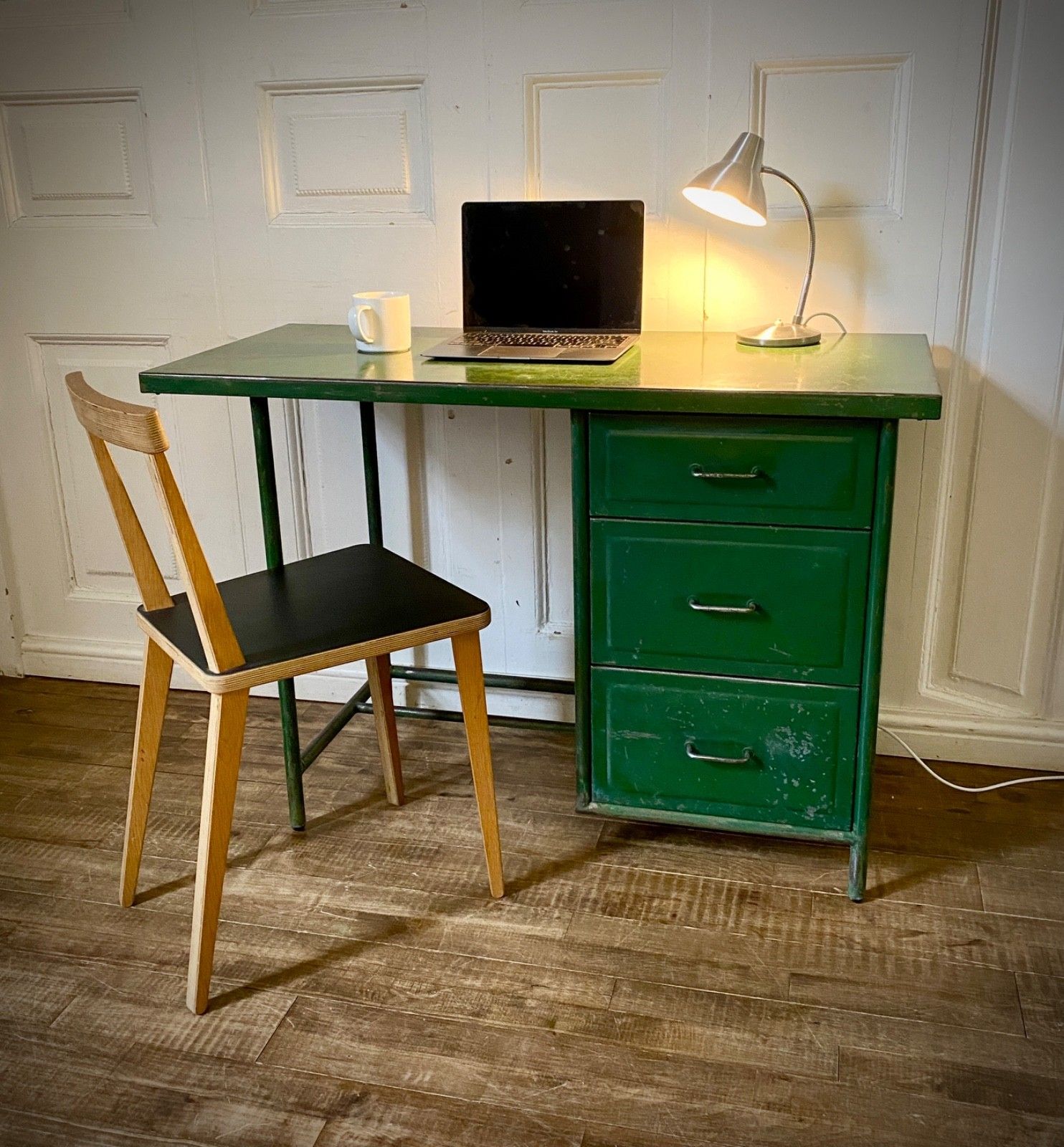 Vintage 1930s / 40s Home Office Metal Desk With Drawers.