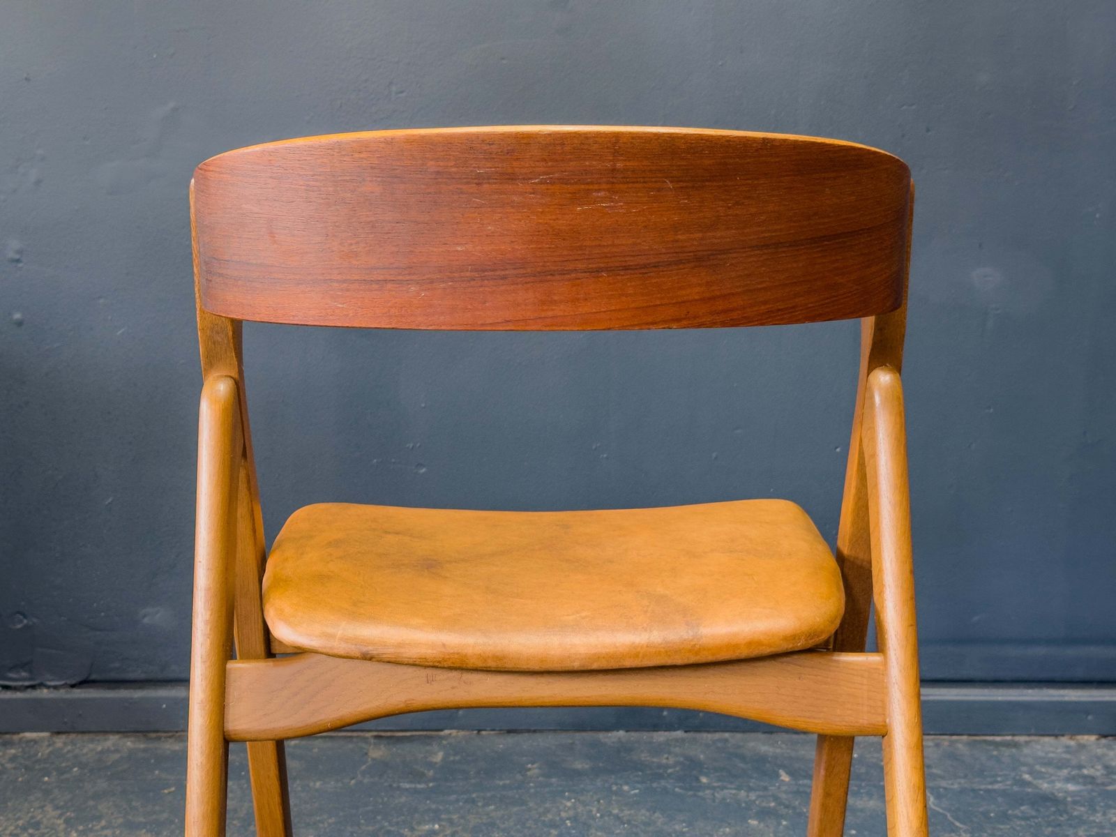 Model 71 Teak And Leather Chair By Henning Kjærnulf photo 540.0