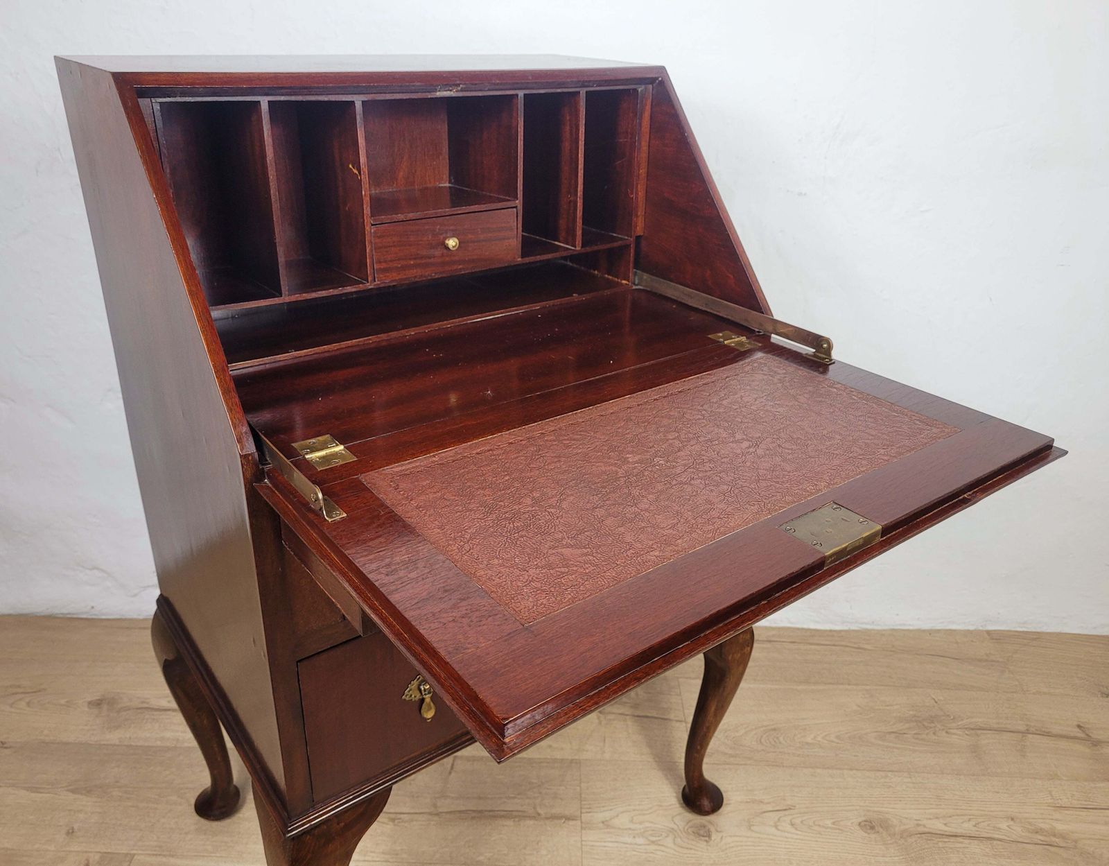 Vintage Writing Desk Bureau Leather 1930s Cabriole Legs photo for sale