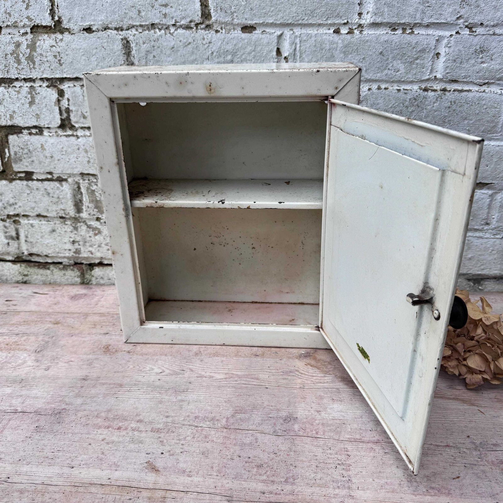 Vintage White Metal Bathroom Mirrored Cabinet photo buy