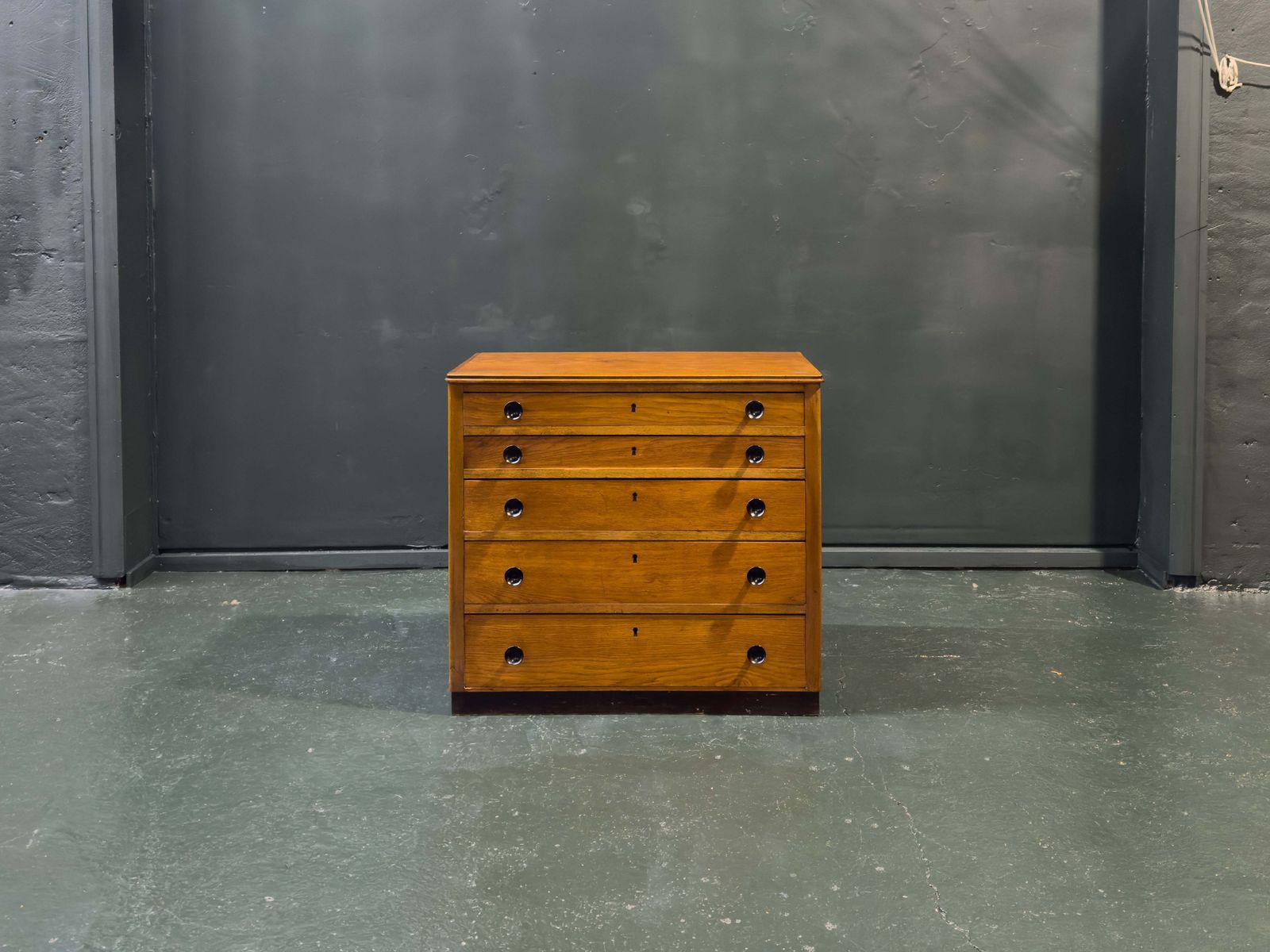 Chest Of Drawers With Wooden Handle photo furniture
