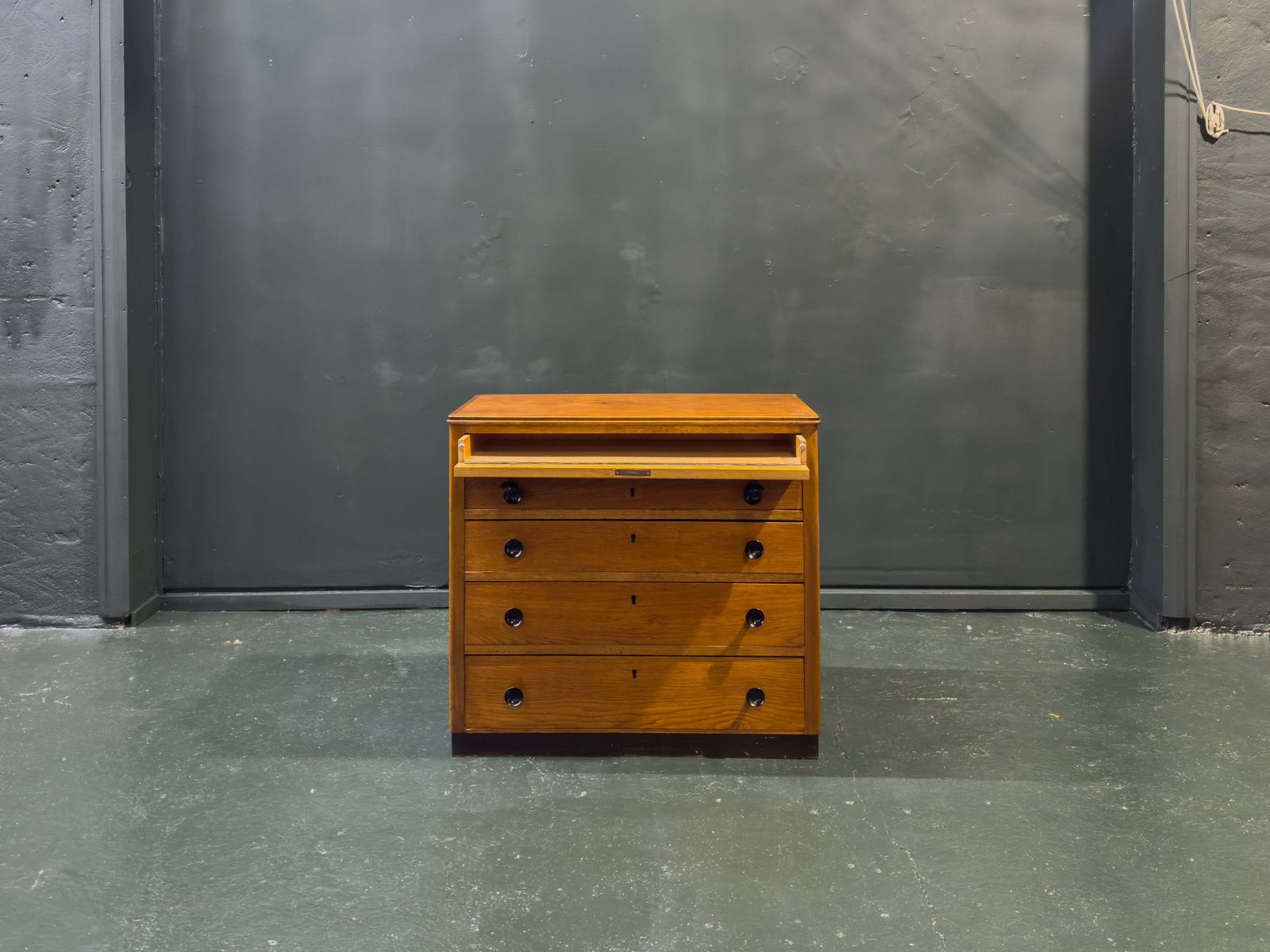 Chest Of Drawers With Wooden Handle photo Furniture