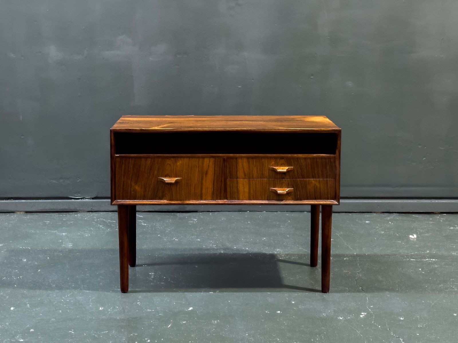 Small Rosewood Chest Of Drawers photo vinterior