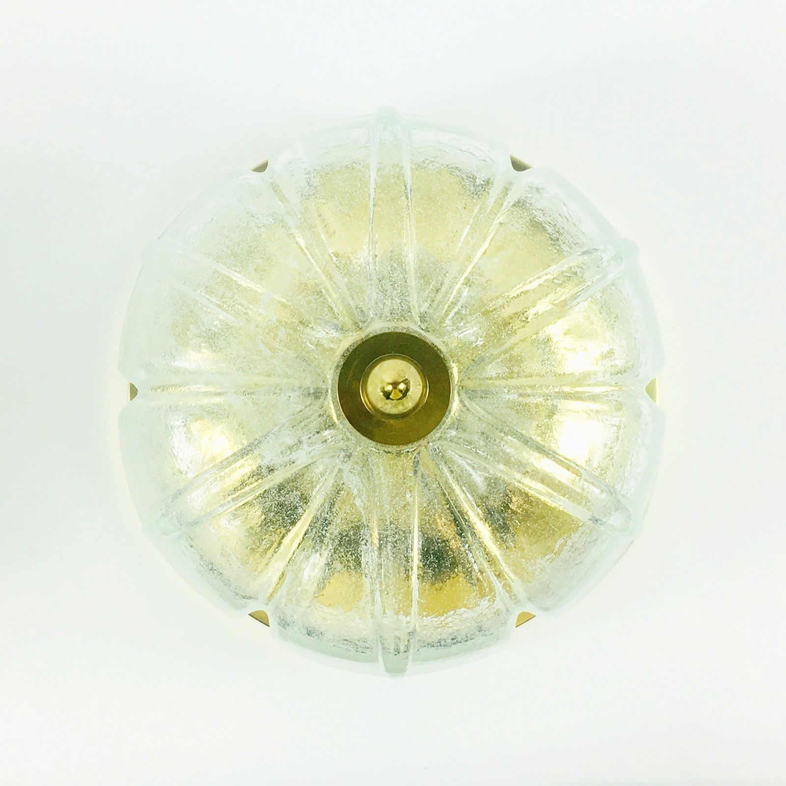 Plafonnier mid-century en verre floral et laiton de Limburg, Allemagne, années 1960/1970 photo Luminaires