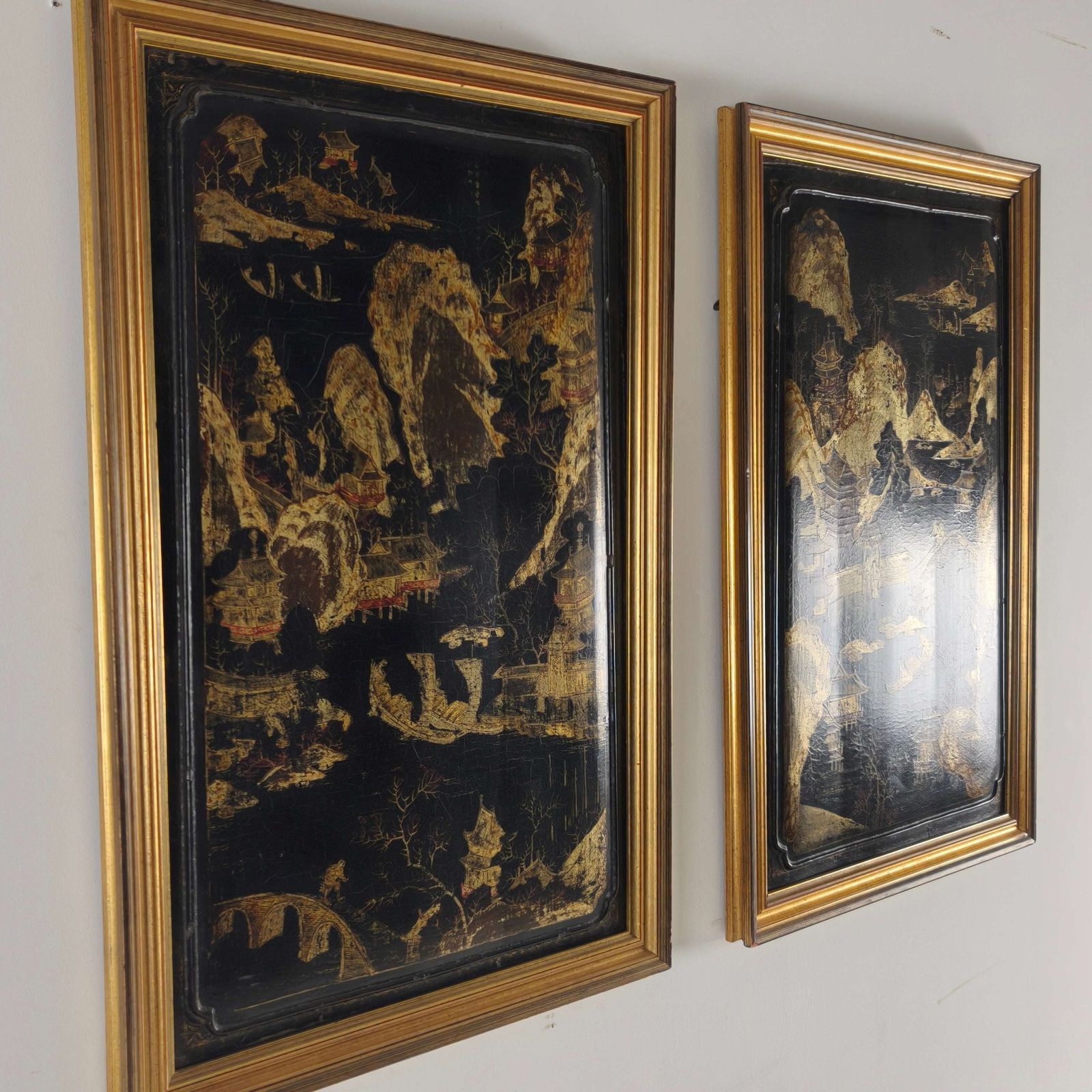 Striking Pair Of 19th Century Chinoiserie Panels In Gilt Frames Art