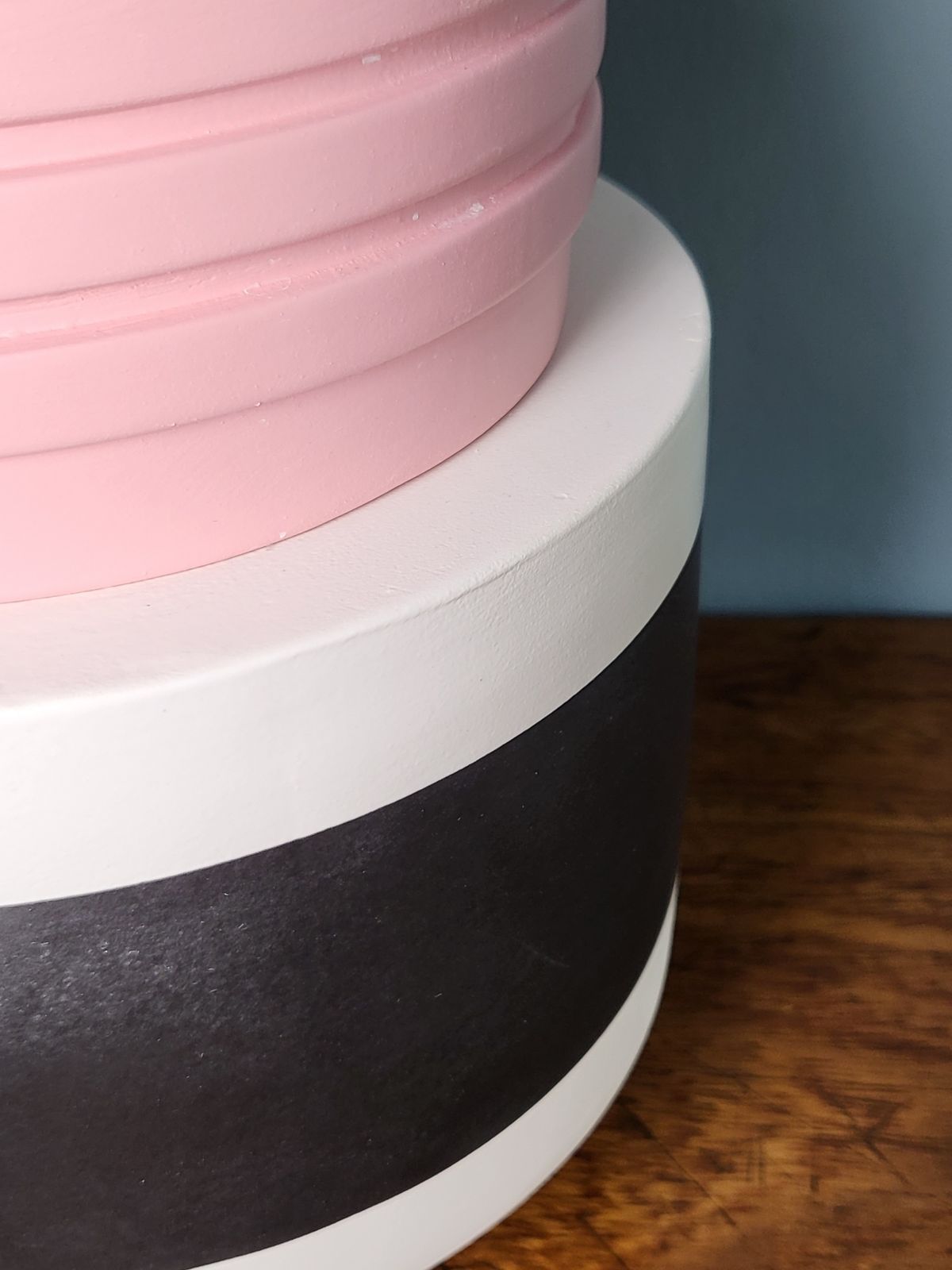 photo furniture Memphis Milano Abstract Geometric 80's Style Gio Schiano Decorative Pink Sculpture. Ettore Sottsass Inspired.