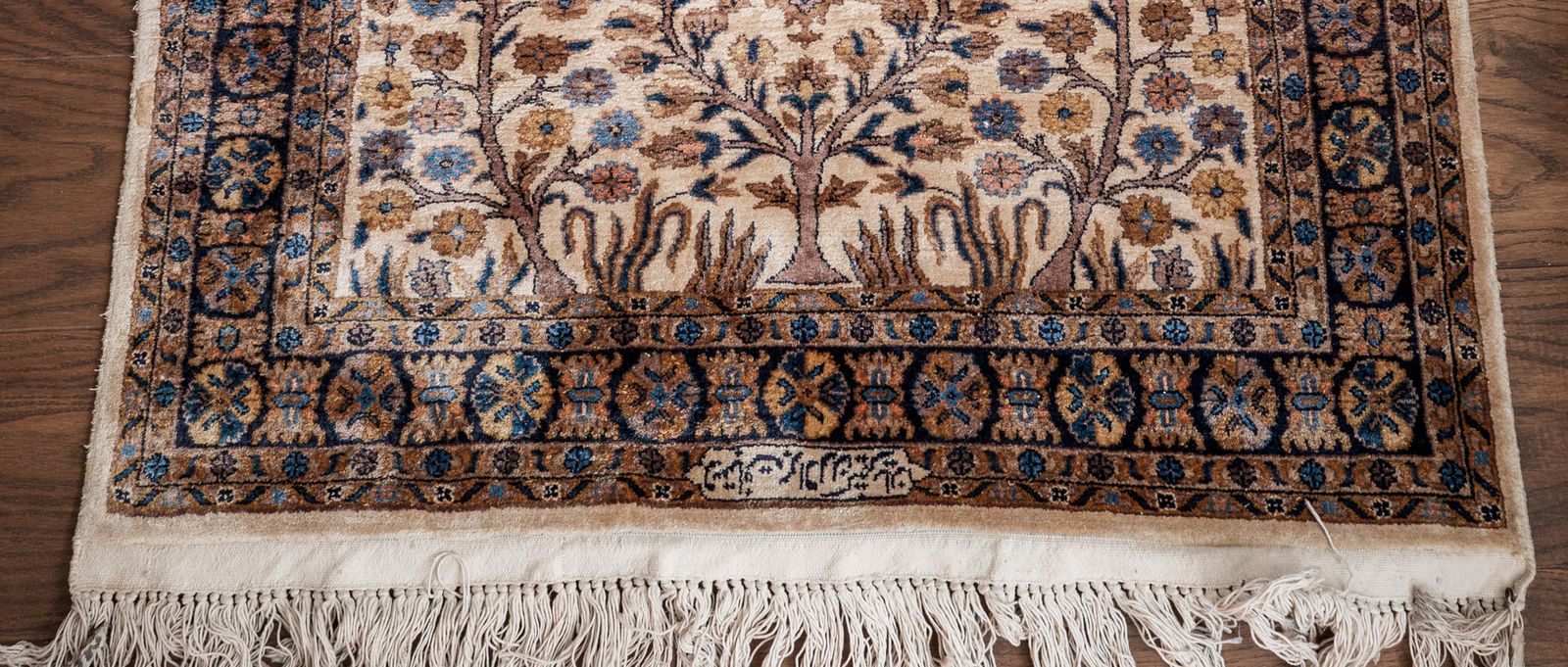 Fine Hand Knotted Full Silk  Beige Oriental Rug photo vinterior