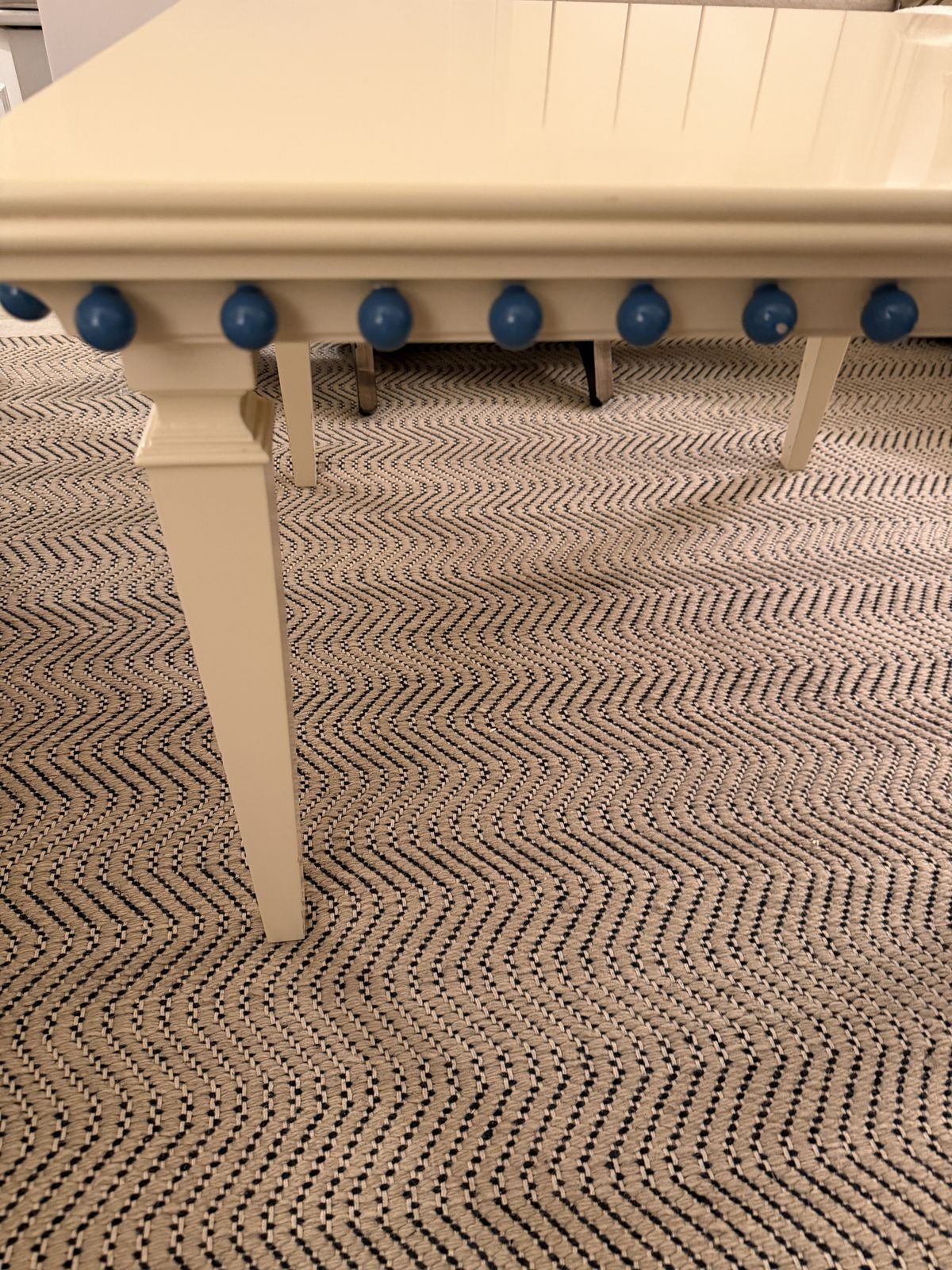 photo furniture Unique Lacquered Coffee Table Cream With Teal Bobble Detailing