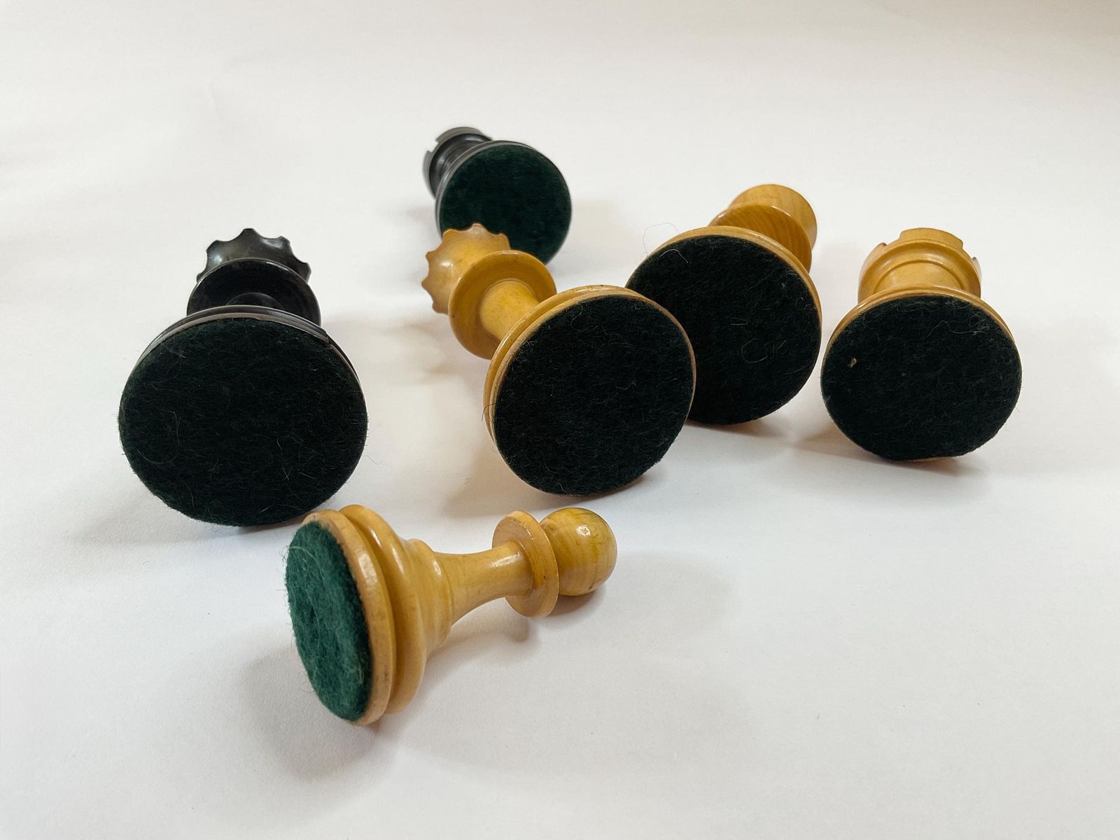 Home Decor Antique Victorian Staunton Chess Set – 3.25” King – Weighted & Finely Carved photo