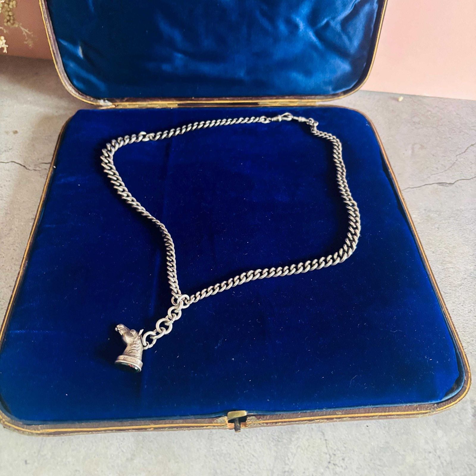 photo vintage Large Antique Leather Jewellery Display Box For | Mappin & Webb Jewelry Case