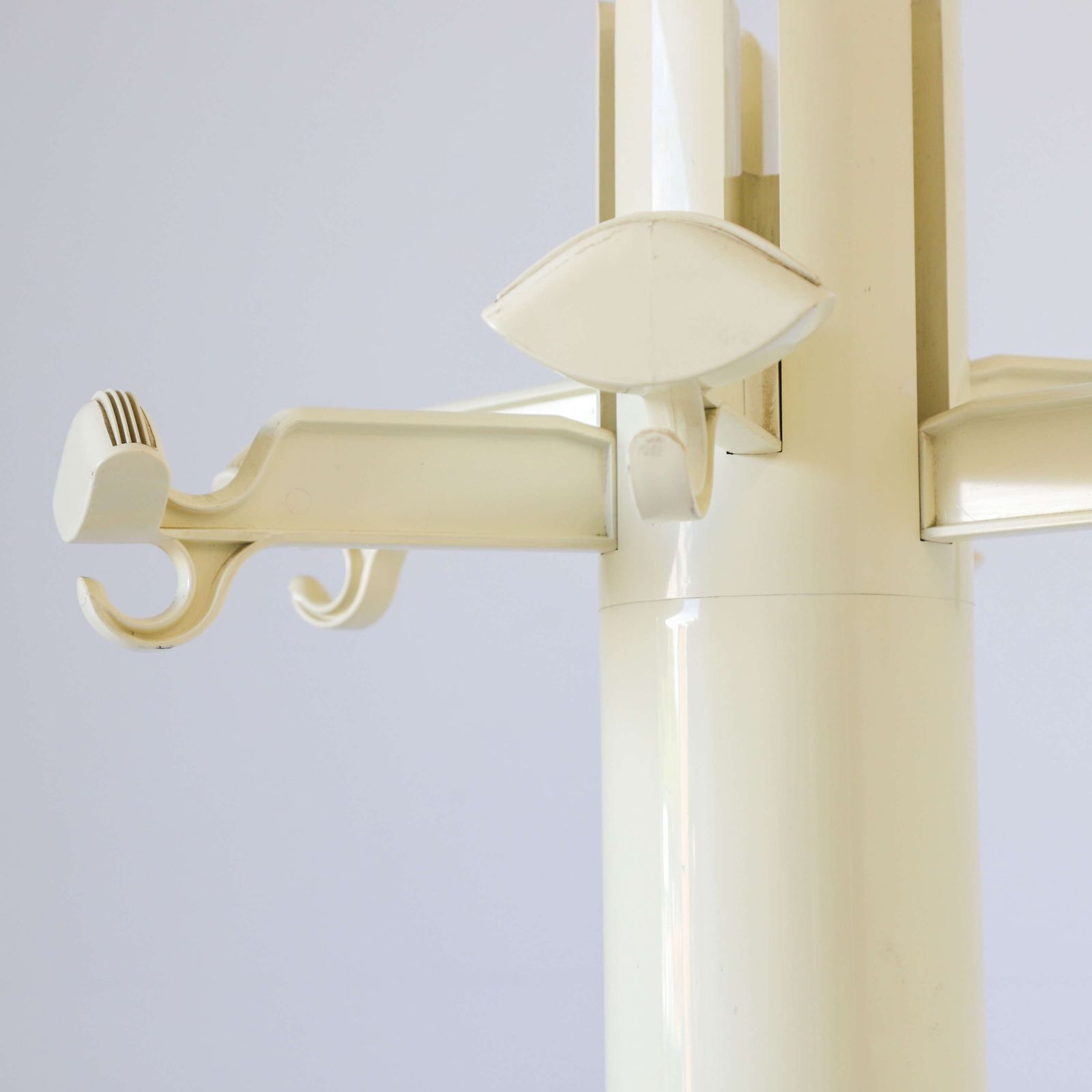 Original 1960s Giancarlo Piretti Grp Hall Stand — Signed Italian Design, “Space 199 photo vinterior