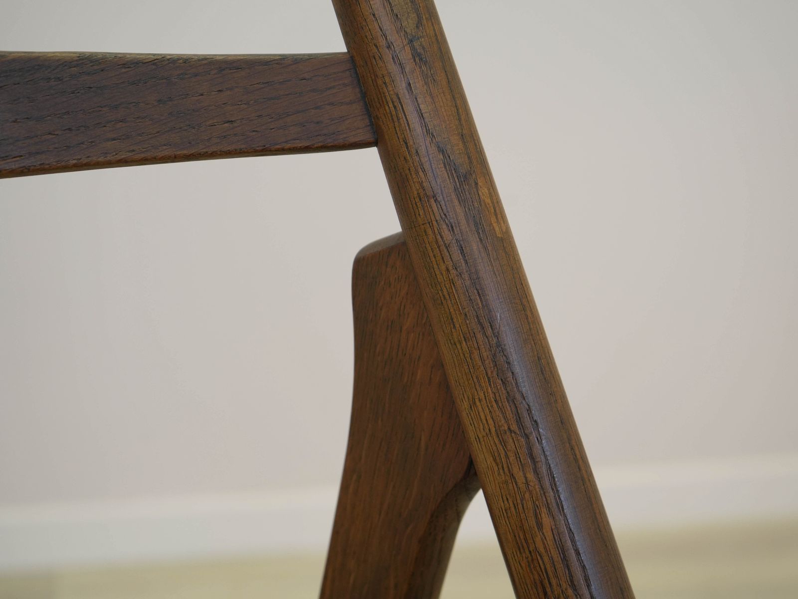 Mobilier Ensemble de quatre chaises en chêne, design danois, années 1960, par Hans J. Wegner photo