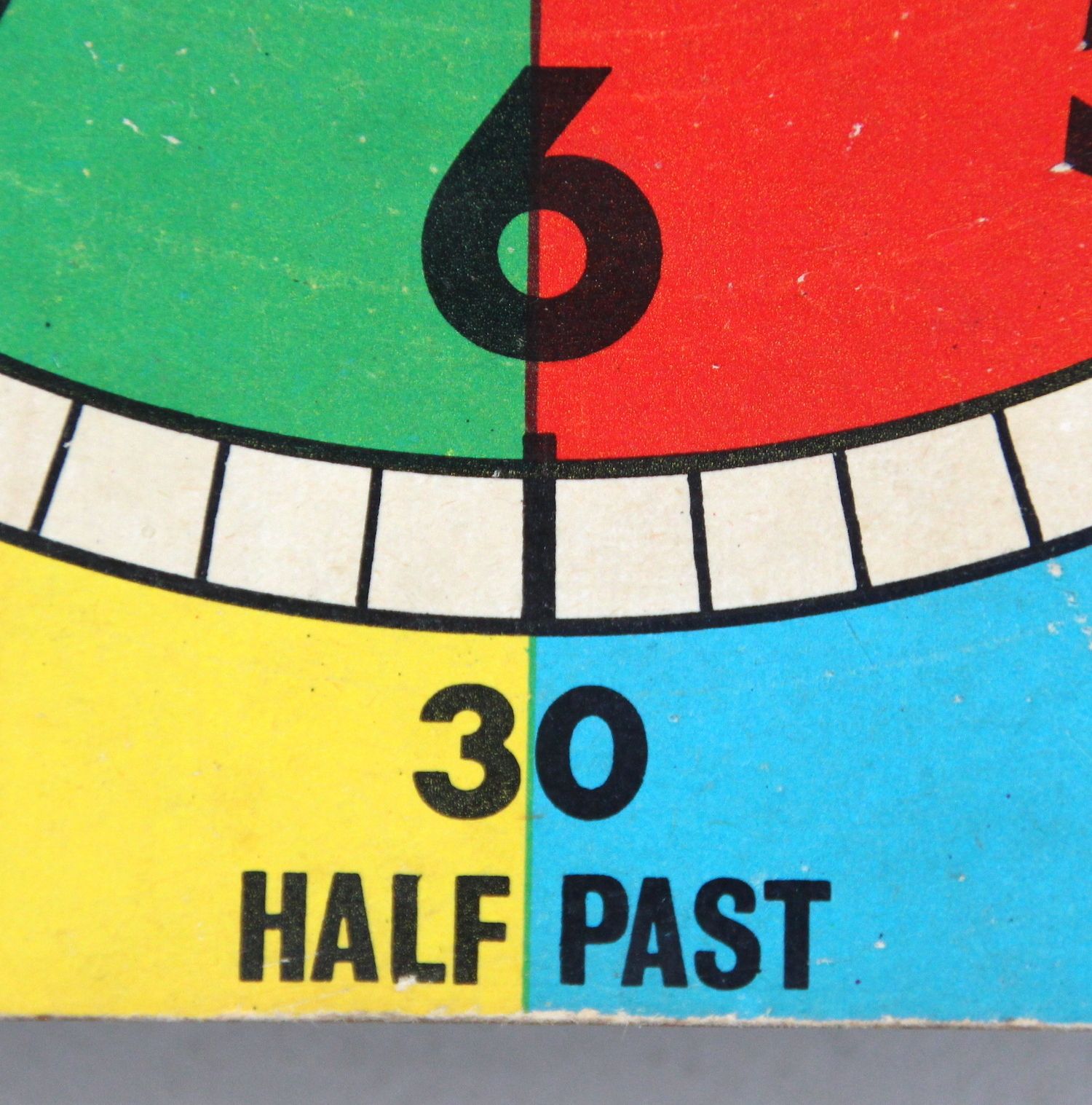 photo buy Quirky Learn To Tell The Time School Clock. London Timepiece