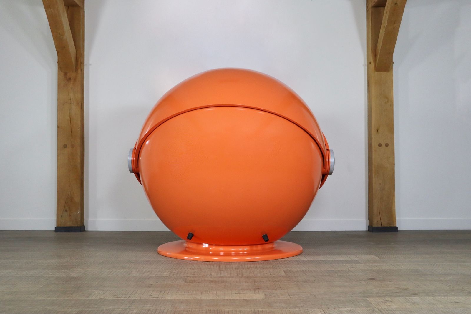 photo vinterior Sunball Chair van Günter Ferdinand Ris en Herbert Selldorf voor Rosenthal, 1969