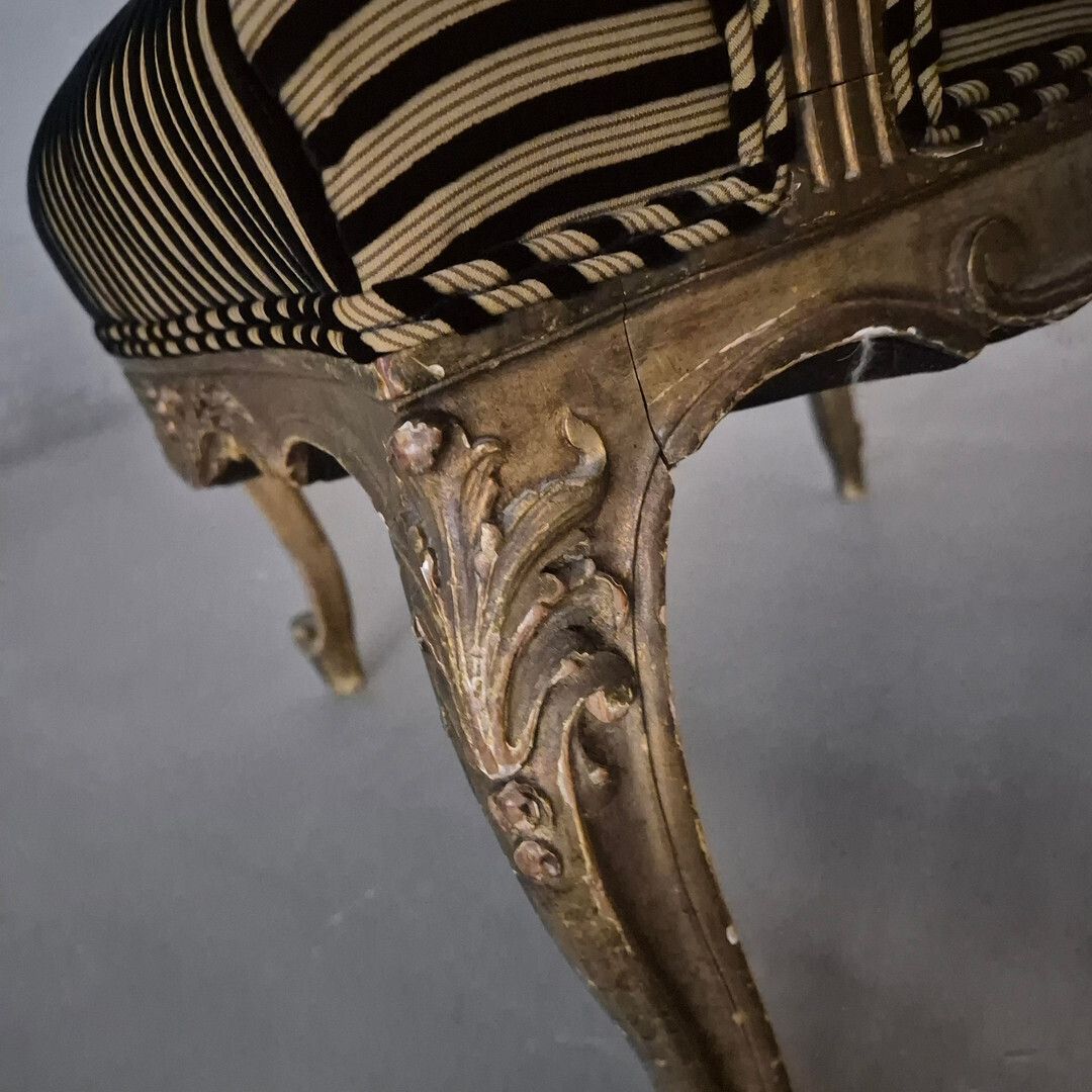 photo furniture Pair Of Napoleon III Giltwood Fauteuils