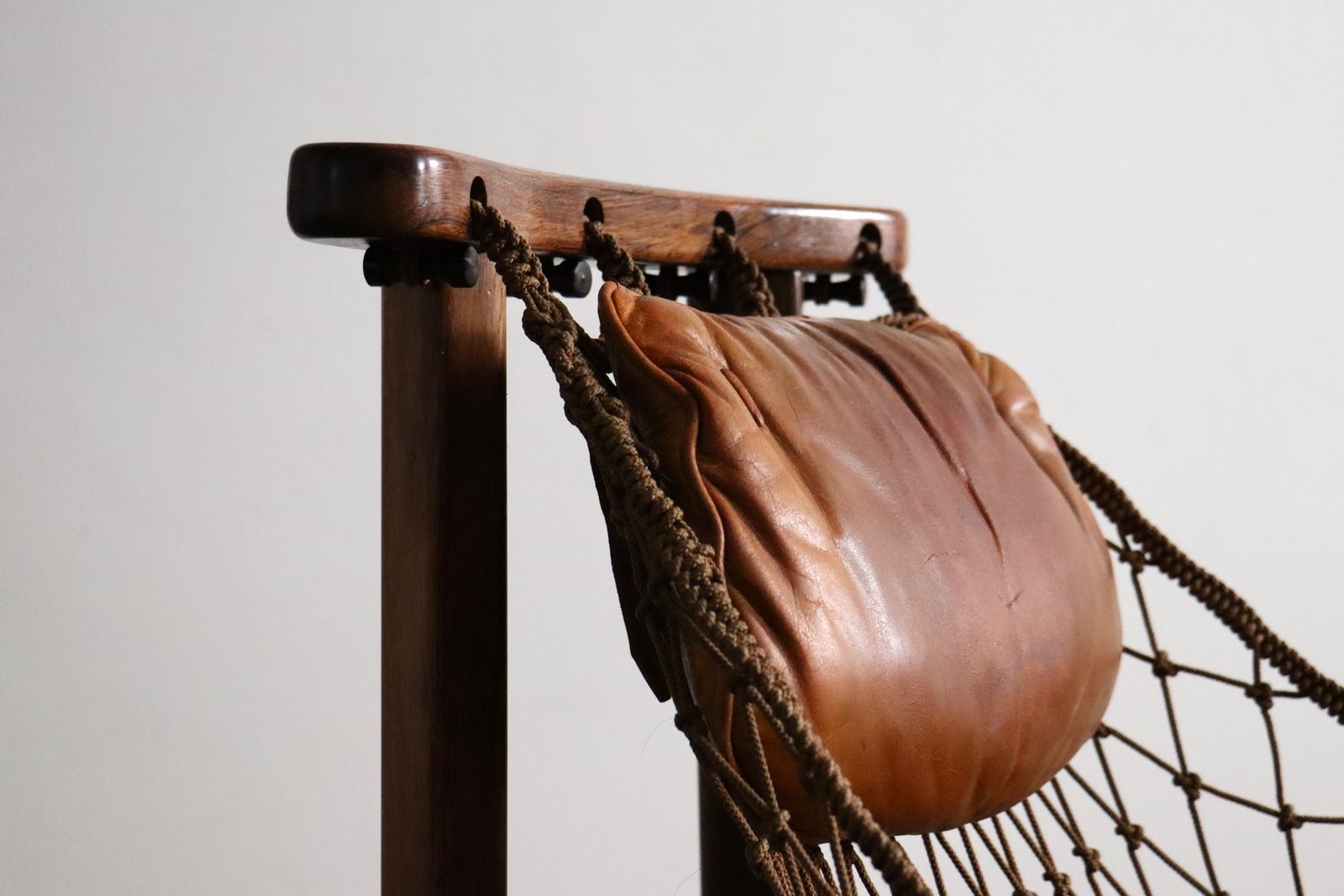 photo furniture Jangada Lounge Chair Met Ottoman In Cognackleurig Leer Door Jean Gillon, Brazilië, Jaren 1960