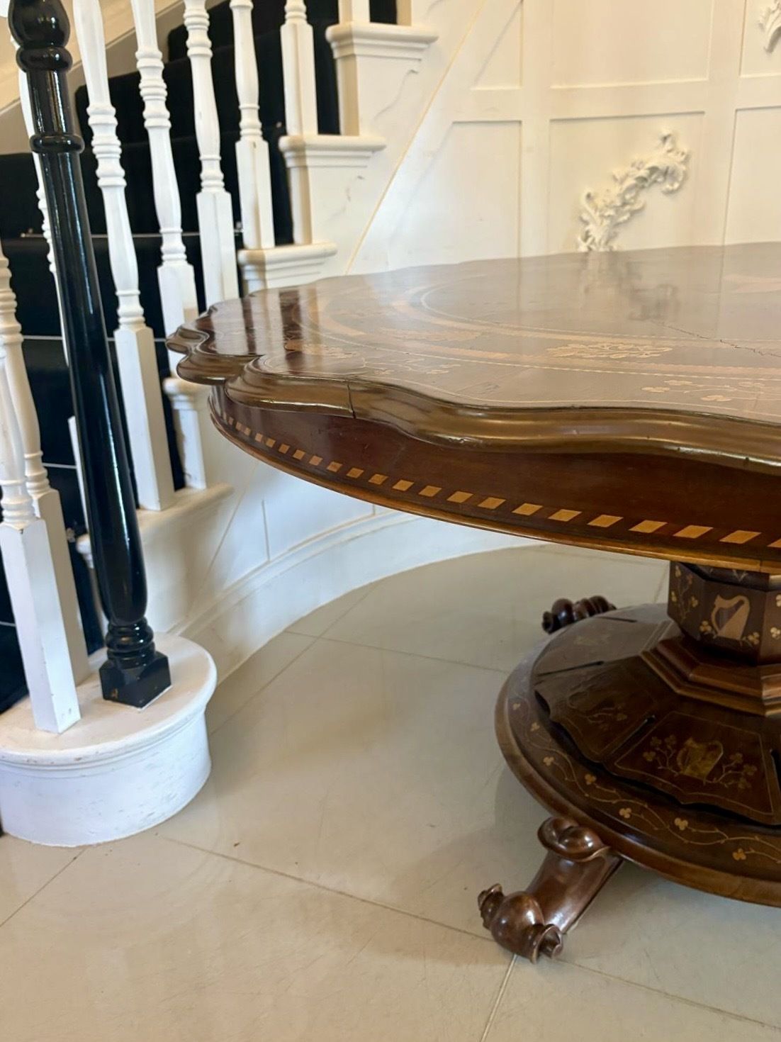 Antique Exhibition Quality Irish Killarney Marquetry Inlaid Yew Wood Round Entry Hall Centre Table Large Attributed To The Egan Workshop photo buy